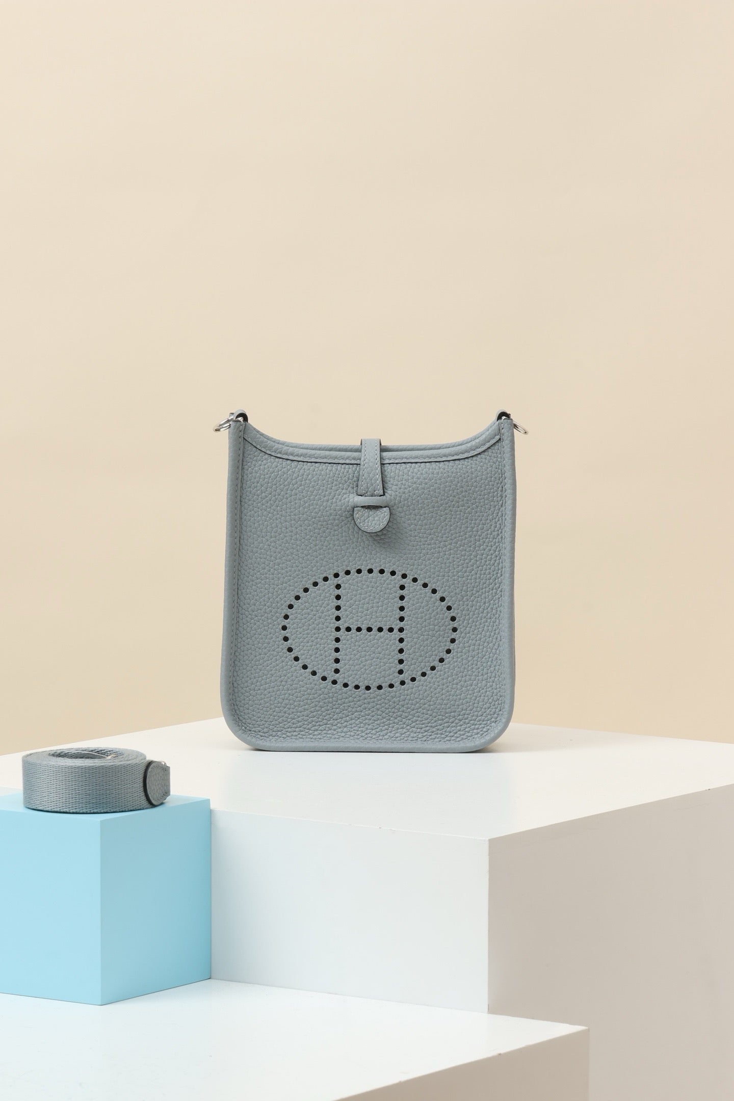 YF16 P0 Puppet Grey, Clemence bull leather crossbody bag  , PHW #4404