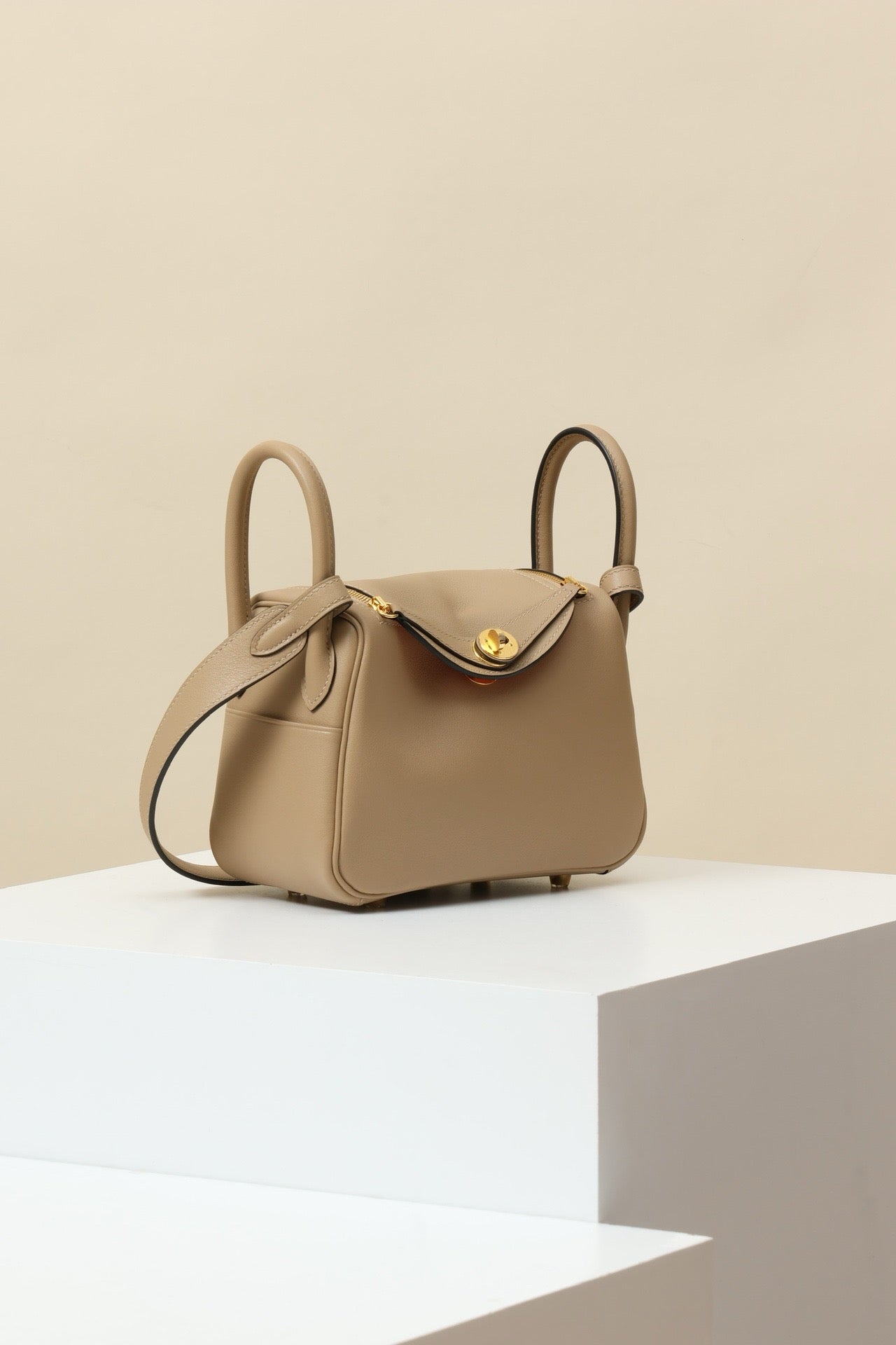 LD19 , Swift  ,  S2 Trench / U5 Rose Lipstick PHW #4626