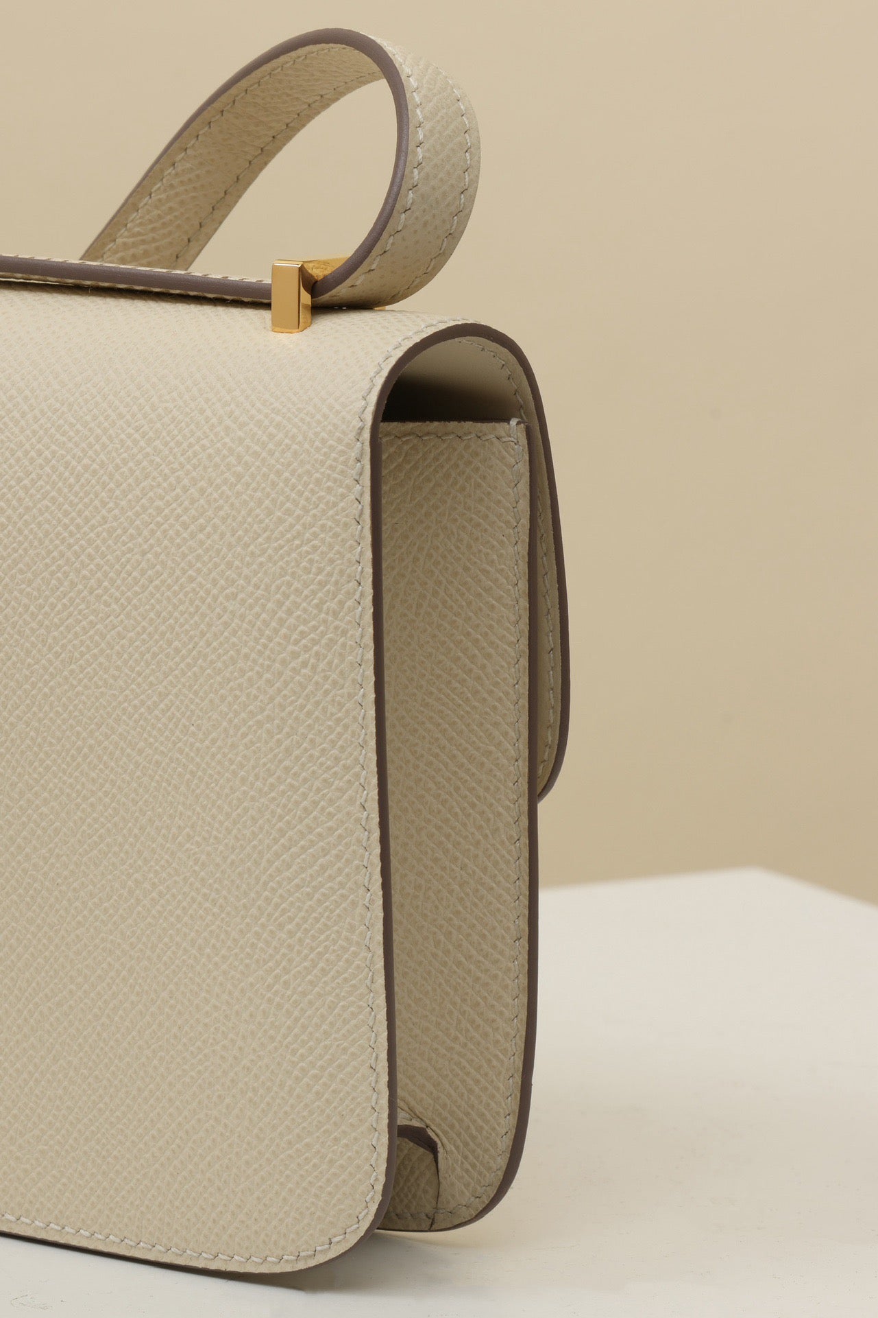 CJG24 , Epsom  CC10 Milkshake White GHW #4369