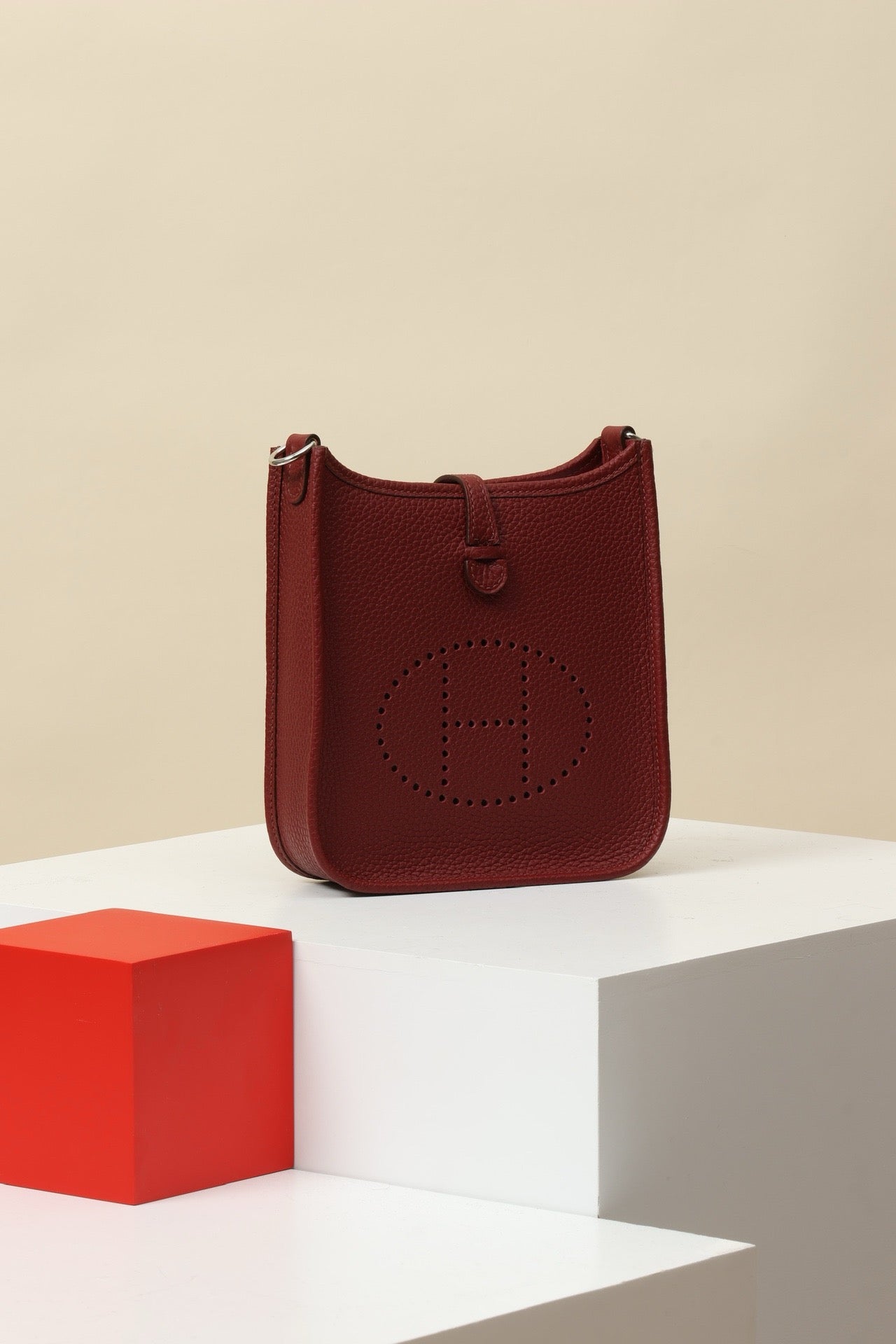 YF16 55 Res ,Clemence bull leather crossbody bag  , PHW #4415