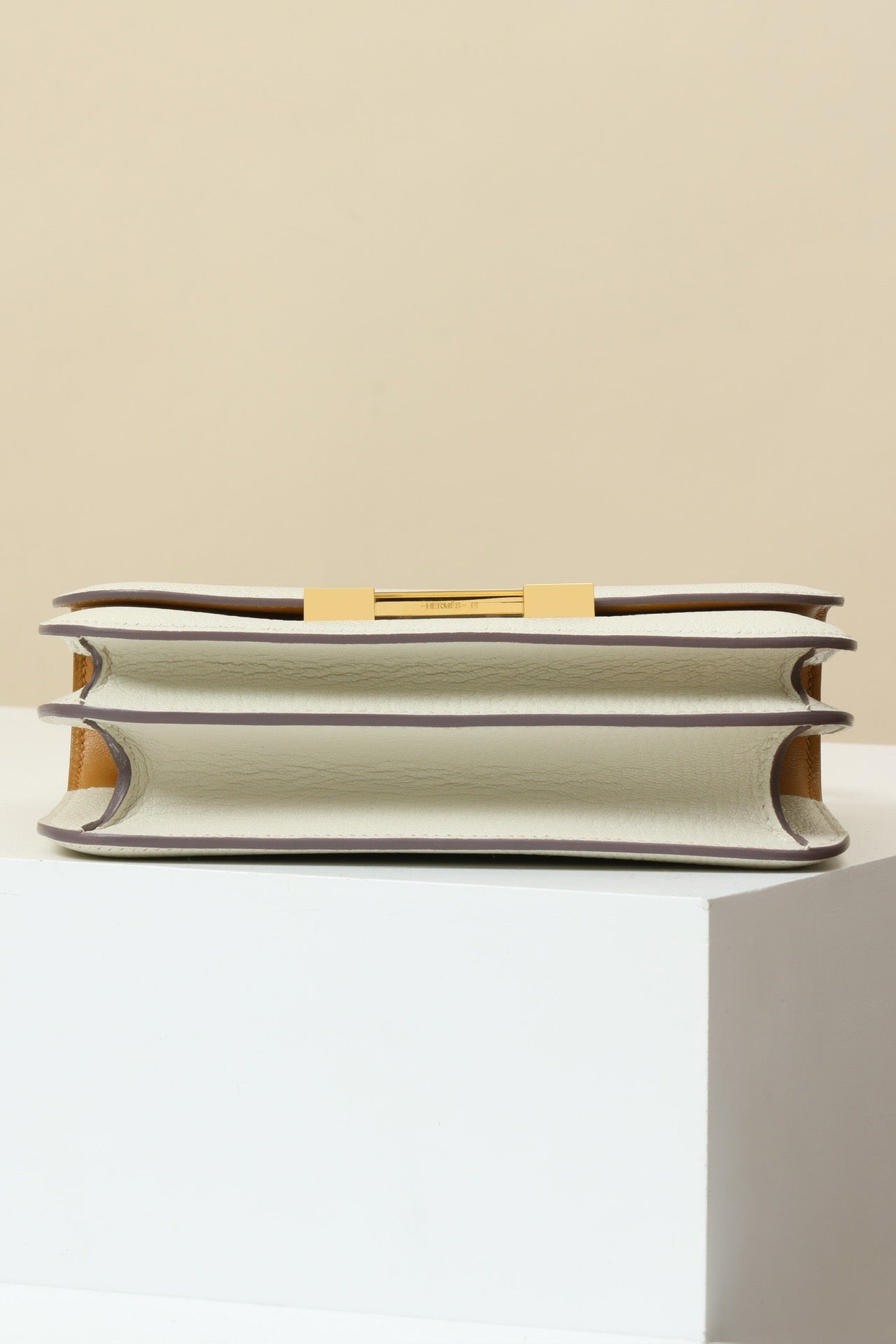 CJ19 19 cm, T0 Mushroom White / 4B Biscuit Goatskin GHW #4348