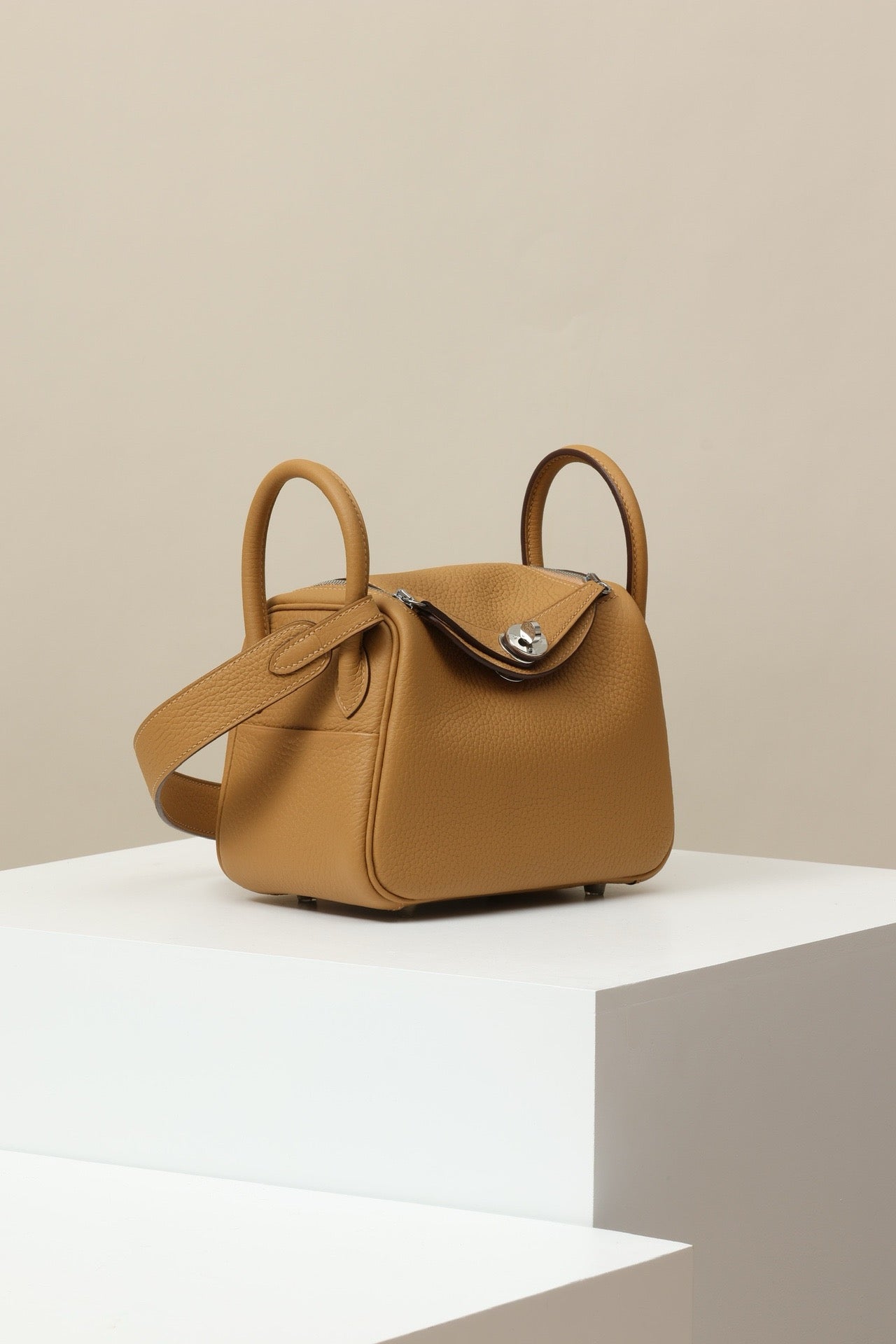 LD19 , Togo , 4B Biscuit PhW #4593