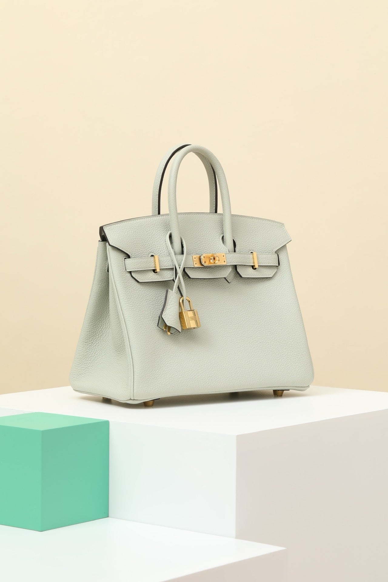 BK25 Crystal Gray # 3888