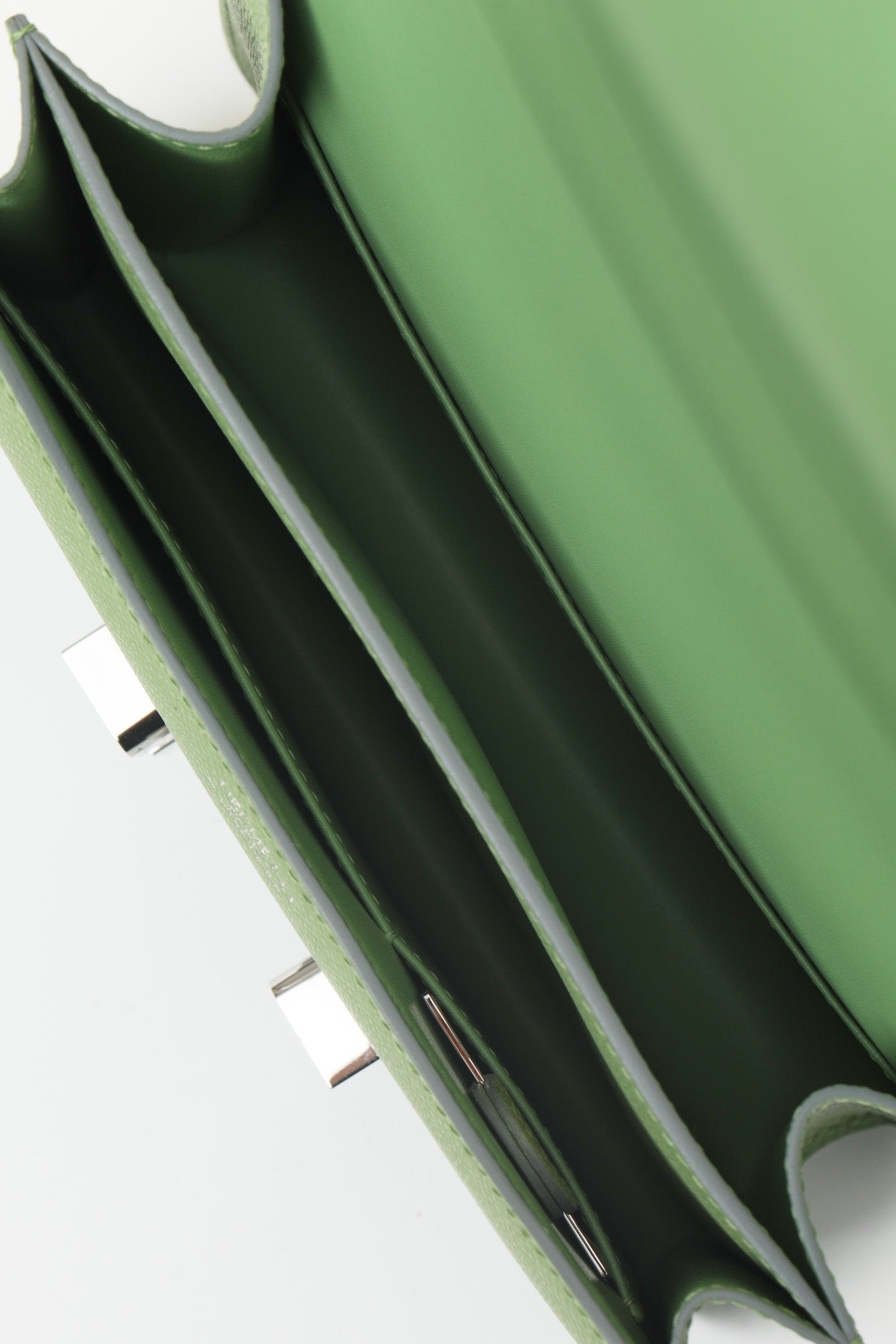 CJG24 ,  3I Avocado Green / Tricolor Clasp,  EVE leather with shiny #4386