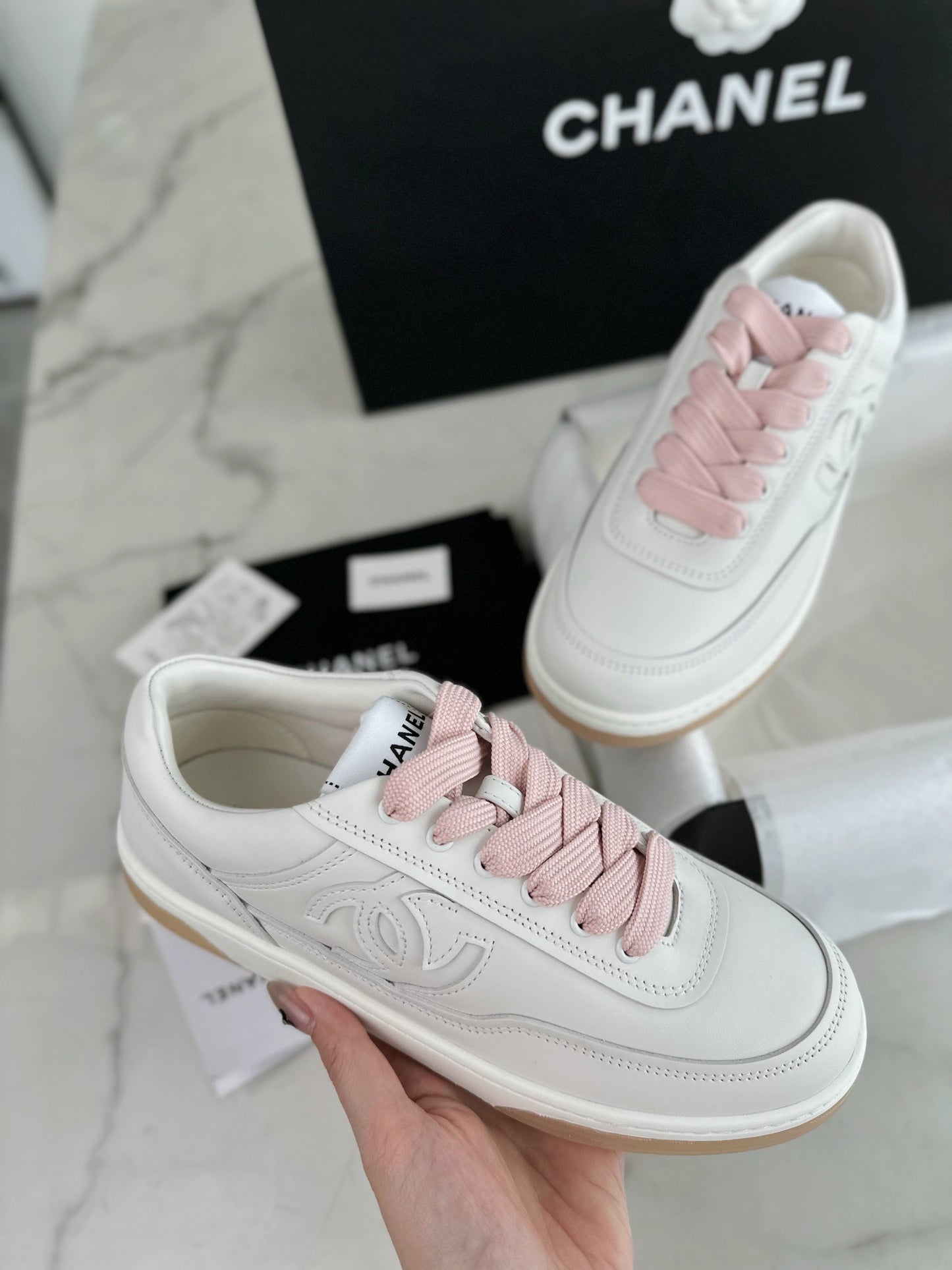 24s sneaker #380
