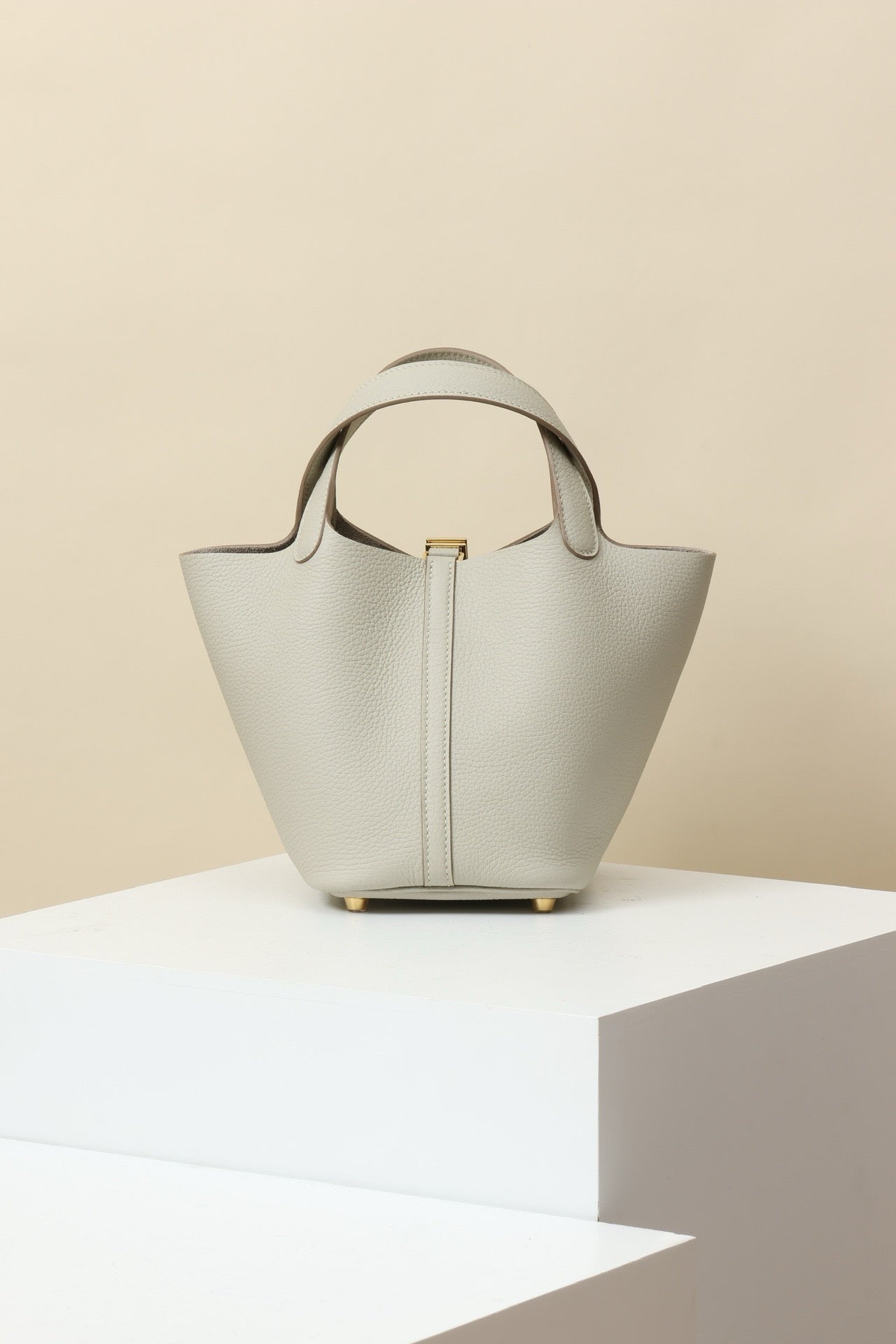 CL18 8L Glacier White GHW #4102