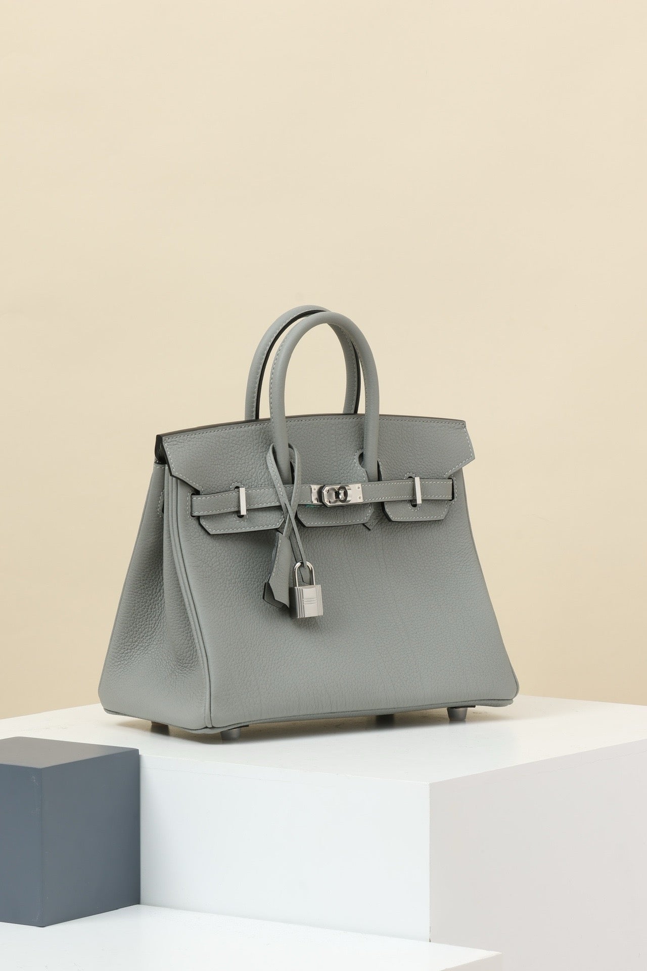 BK25 Seagull Gray #3858