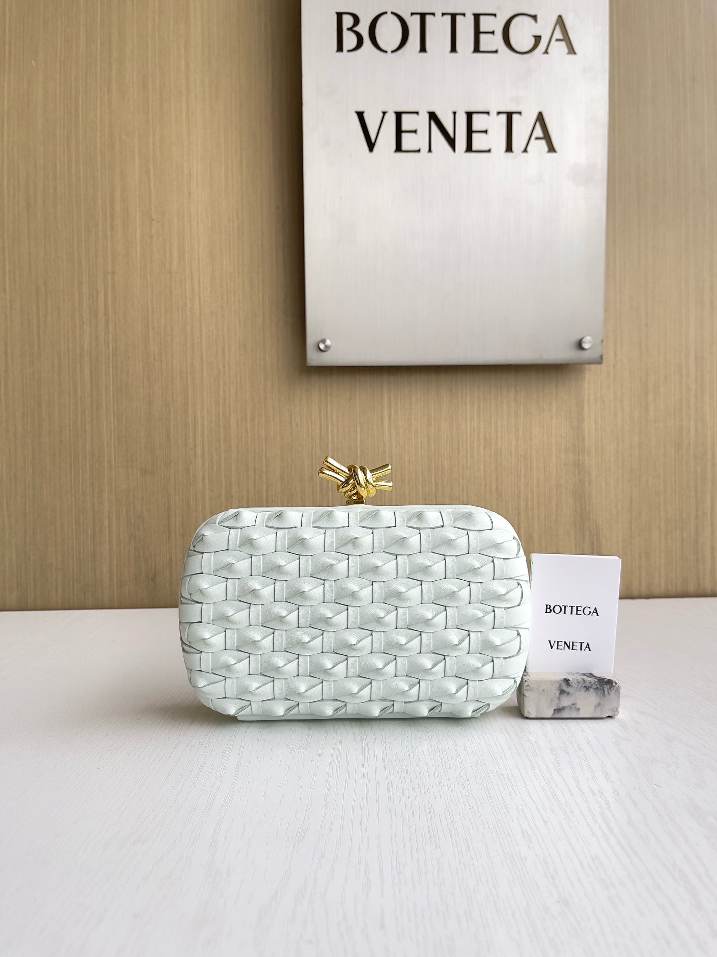 BV the knot #2587