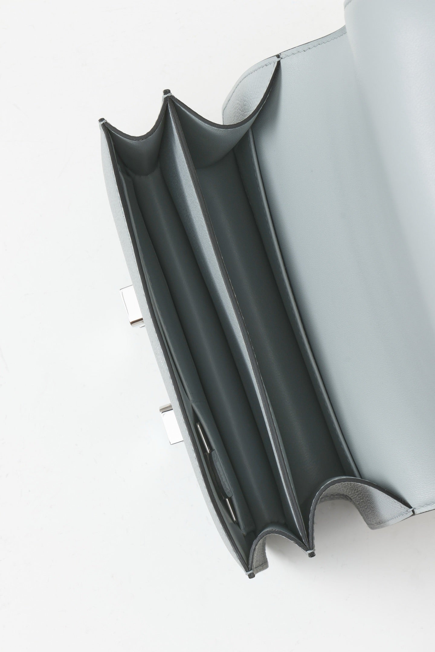 CJ19 19 cm ,  Glacier Blue Epsom leather PHW #4312