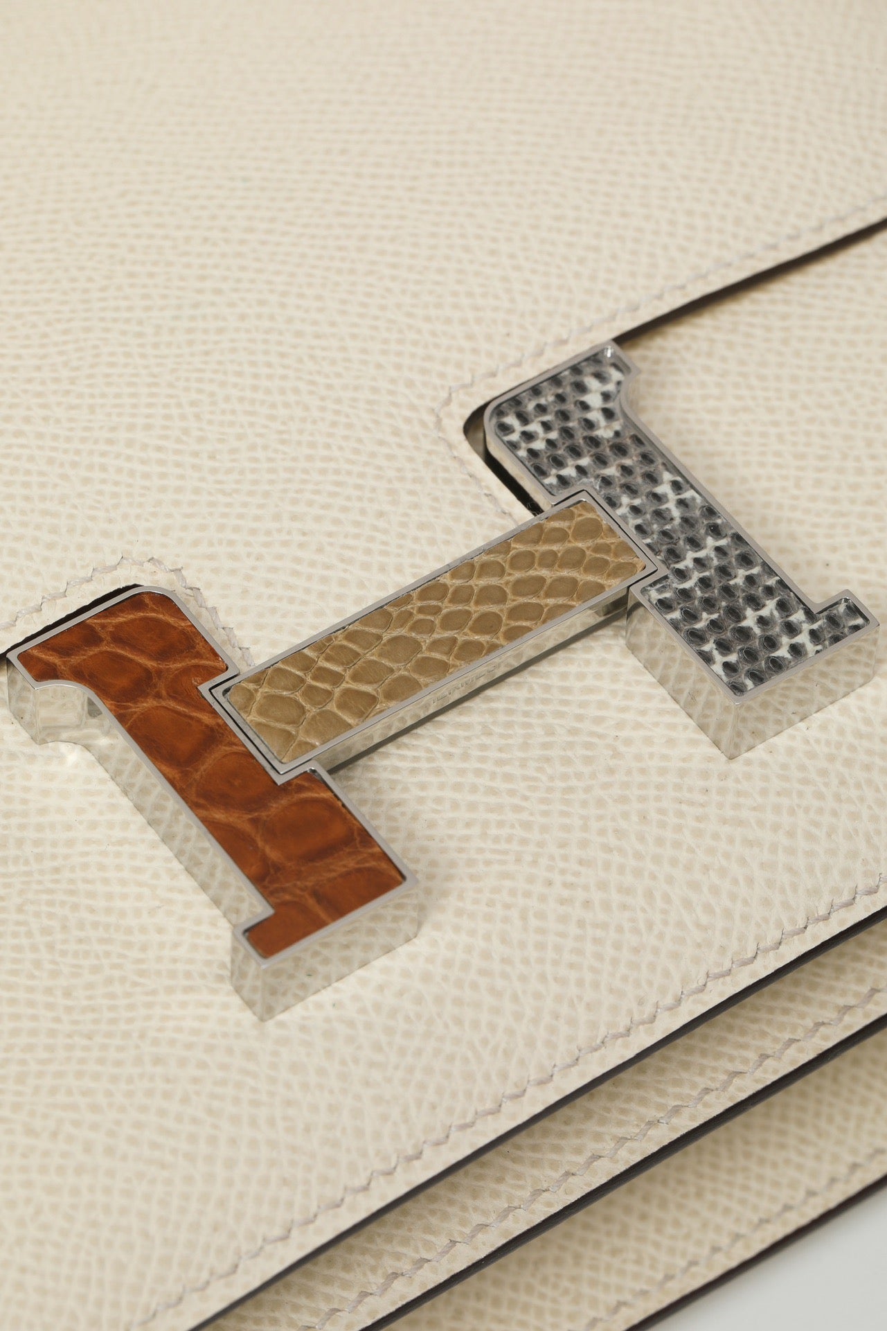 CJG19 , I2 Cream White / Tricolor Clasp,  EP leather with shiny American alligator and lizard clasp (square clasp)  #4389