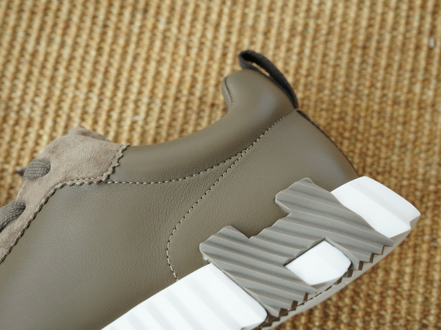 HSneakers