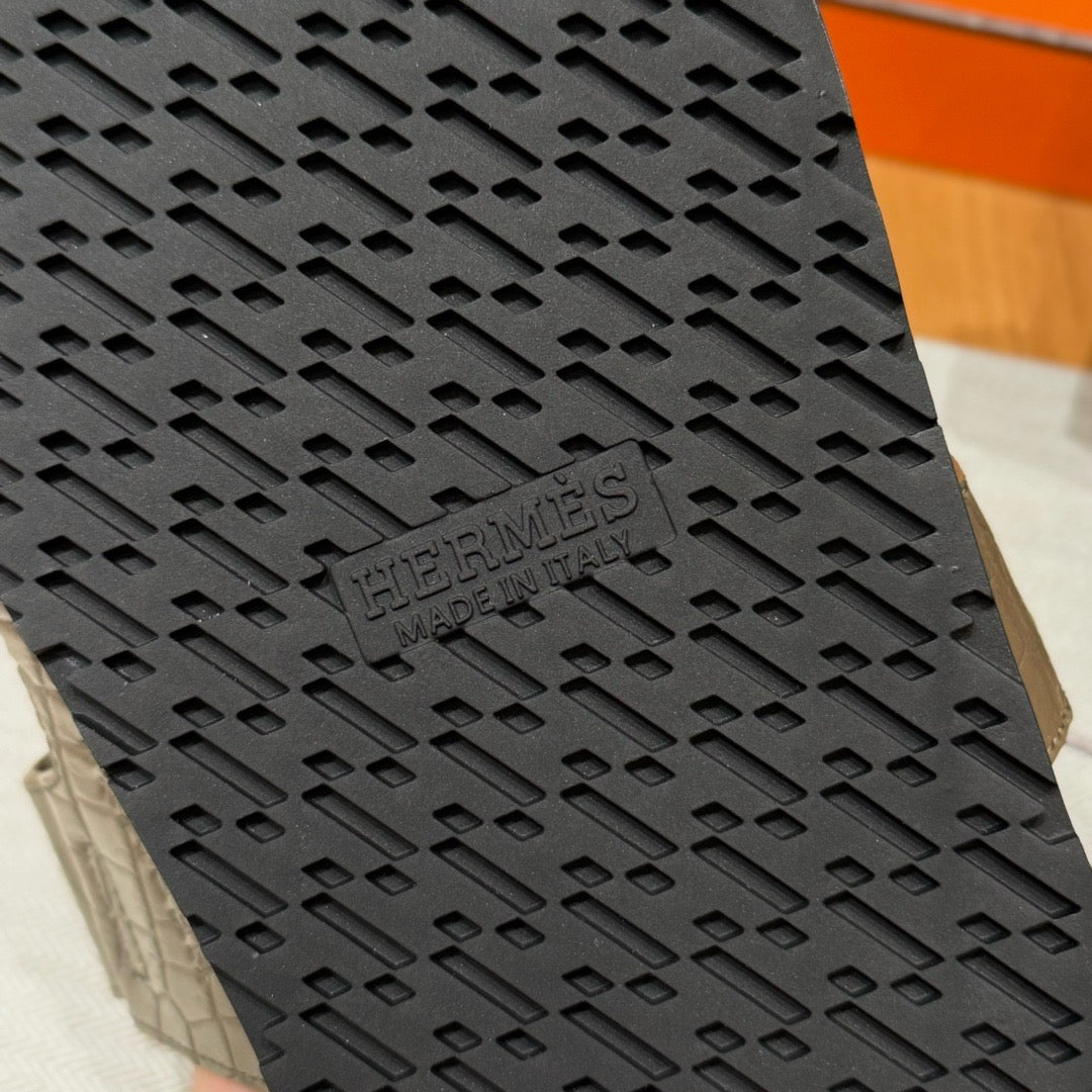 sandal alligator #2573