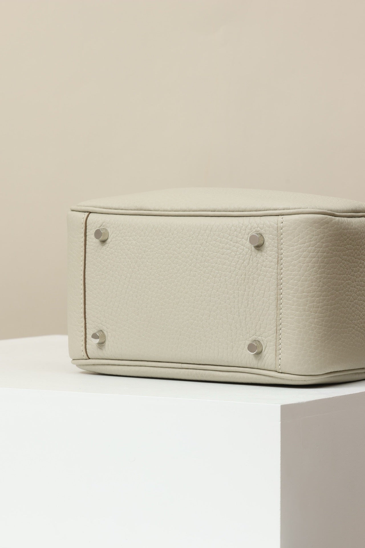 LD19 , Togo ,  8L Blanc Glacier PHW #4592