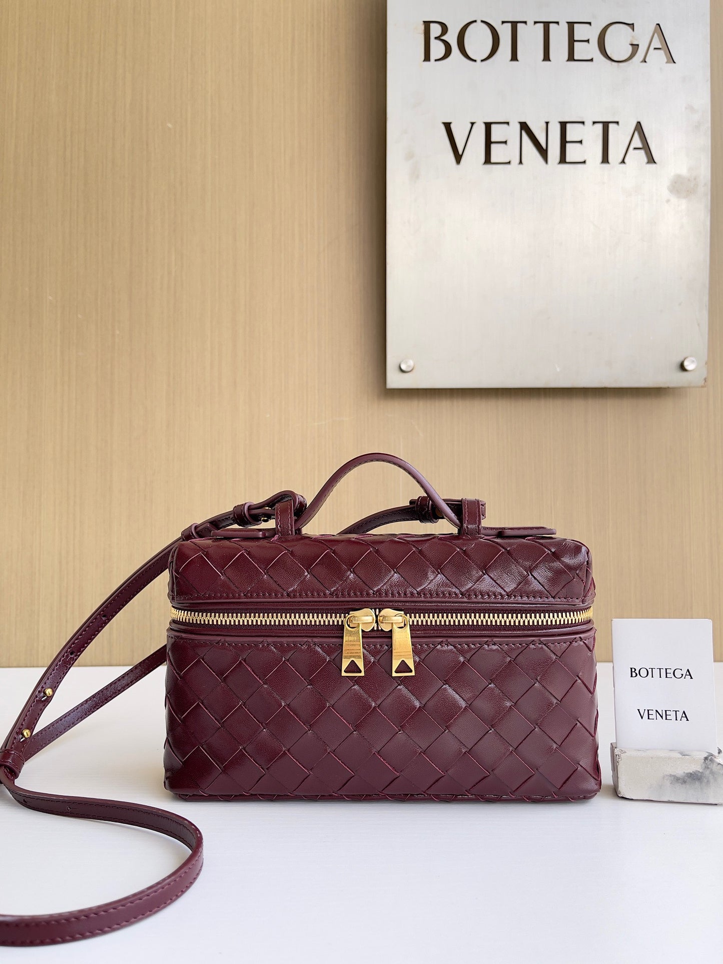 BV Bang Bang Vanity Case #562