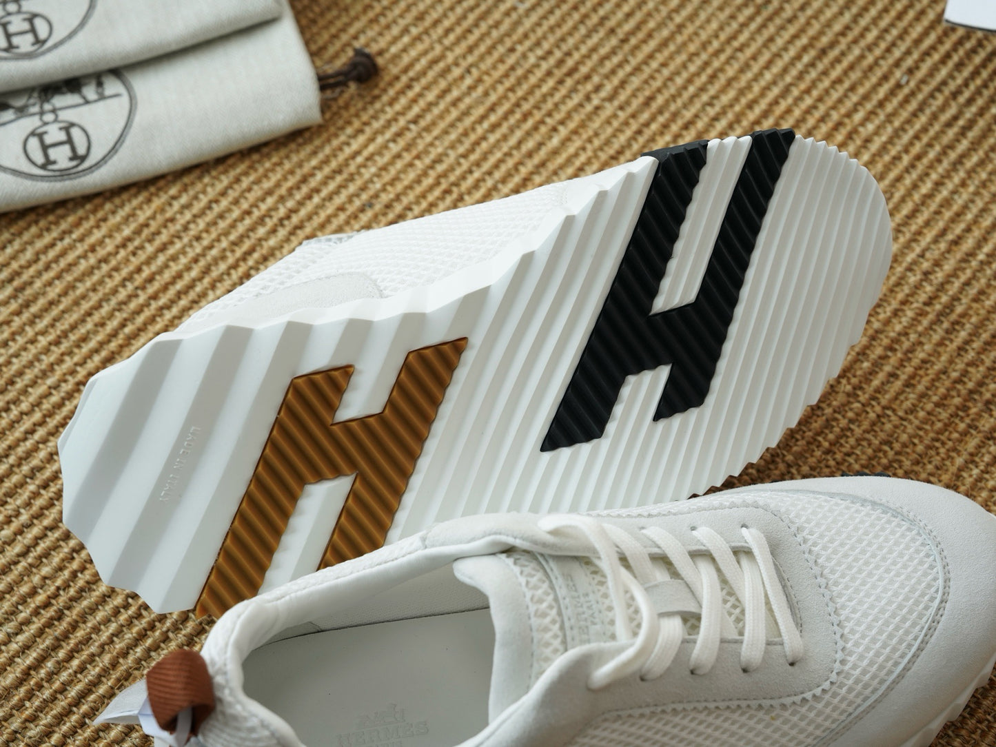 HSneakers