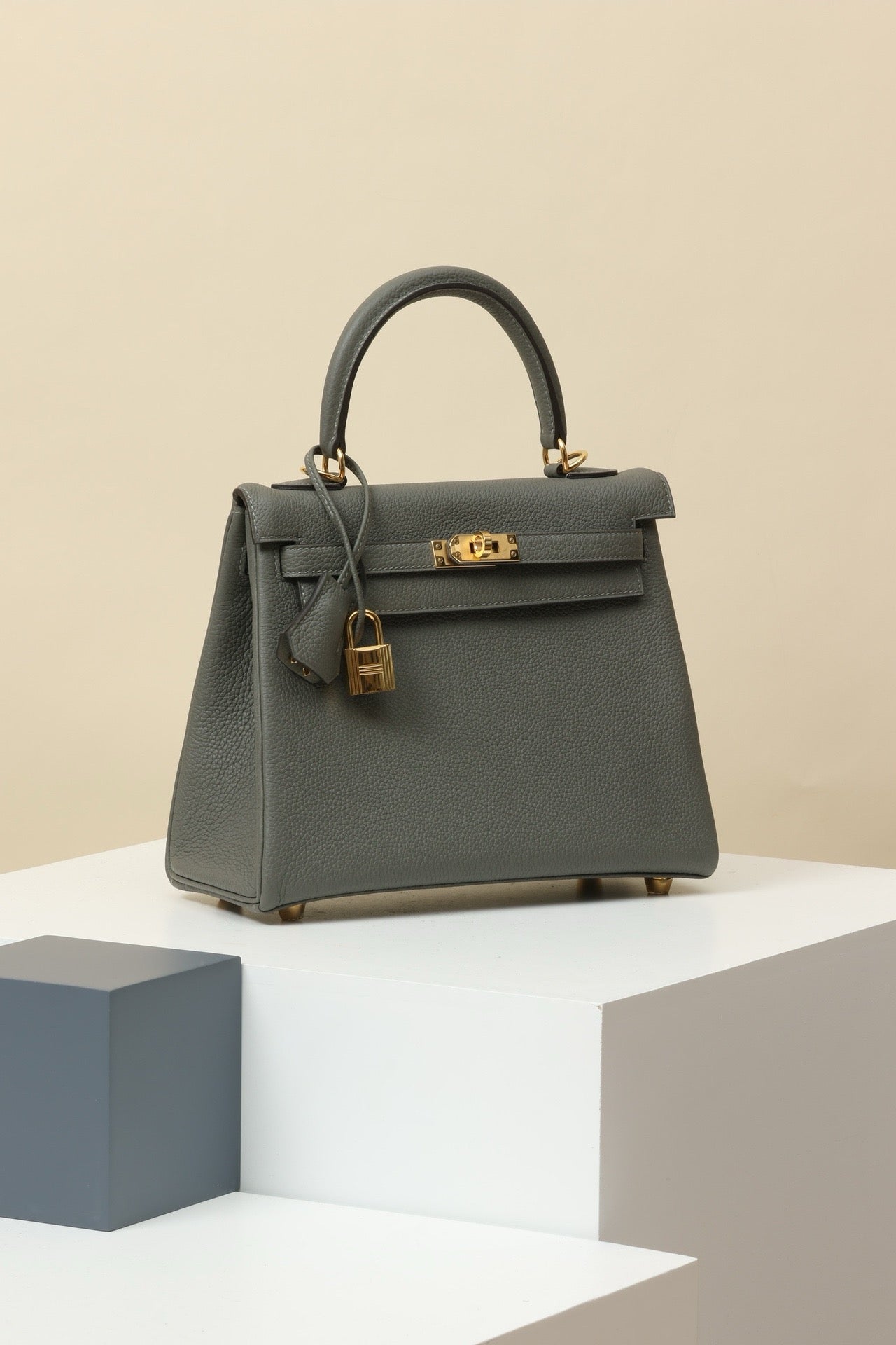 KL25 Cumulus Gray #3696