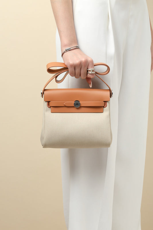 HB20 8L Gris Ciment / Light Coffee Canvas and Hunter Leather Shoulder Bag PHW #4645