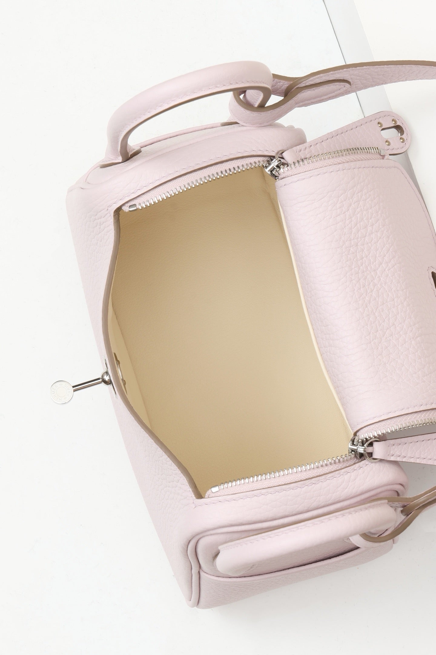 LD19 , Togo  09 Dream Purple / I2 Cream White PHW #4561