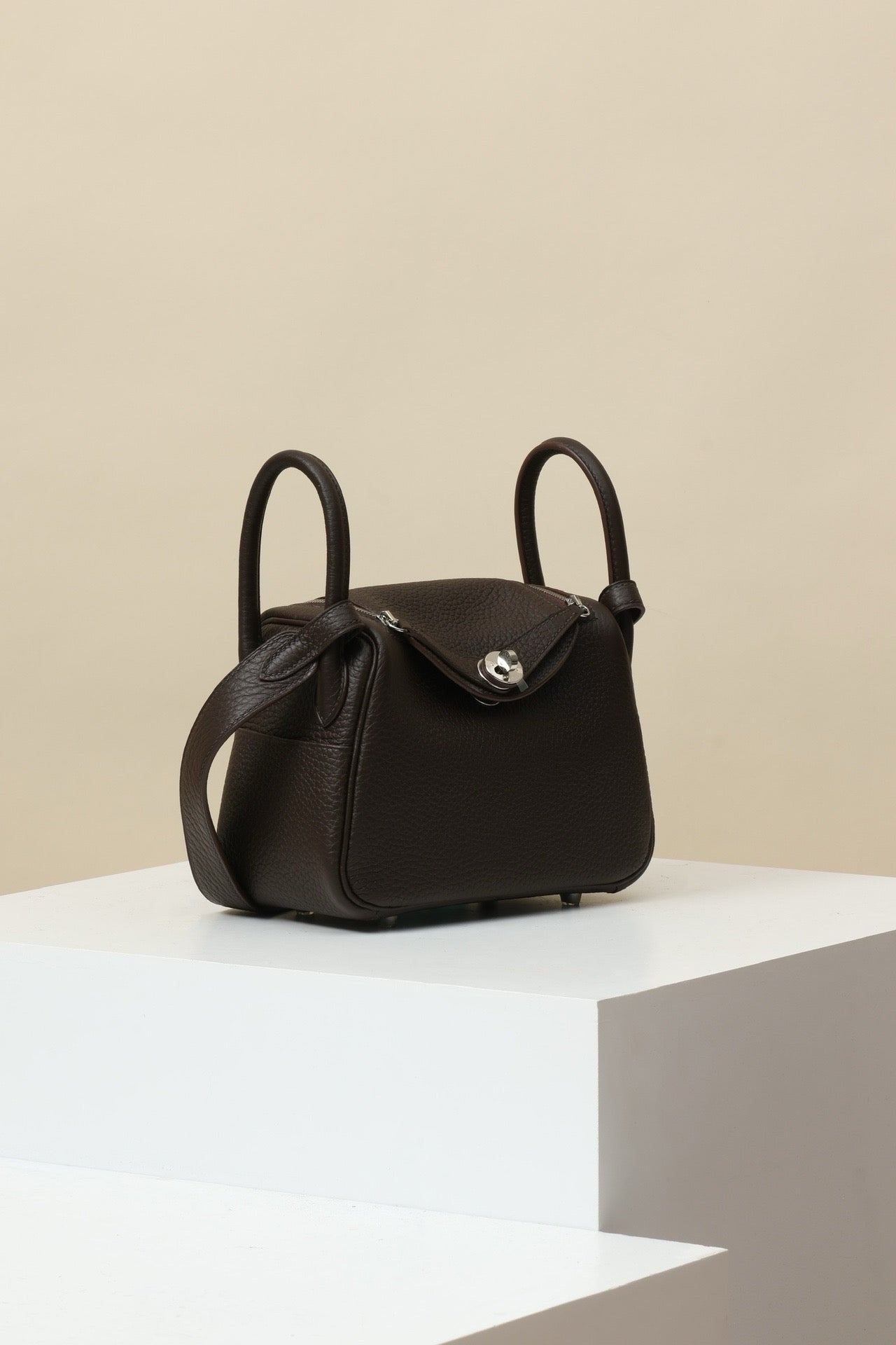 LD19 , Togo 46 Ebony PHW #4568