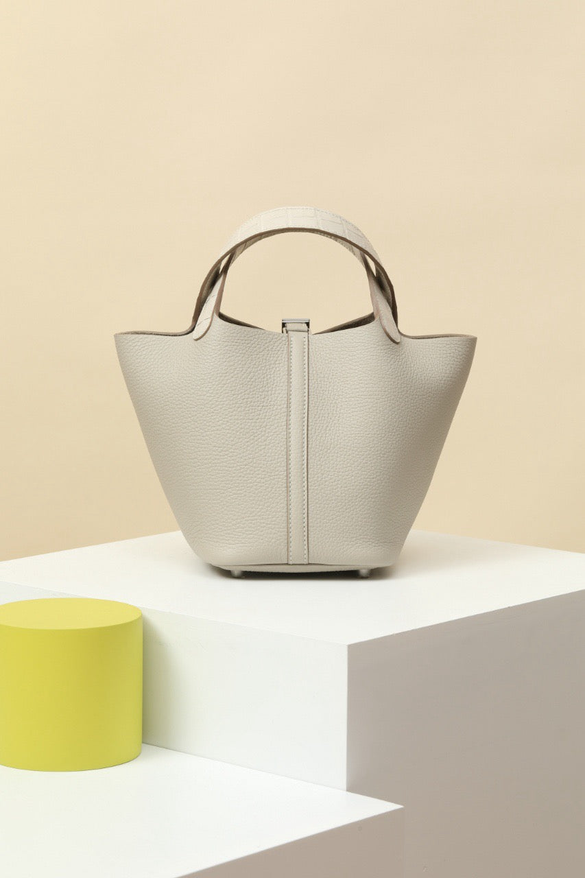 CL18 Glacier White #3747