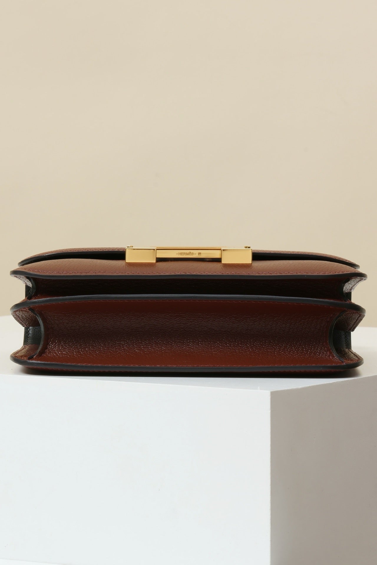 CJ19 19 cm ,  41 Havana / 46 Ebony Goatskin GHW #4346