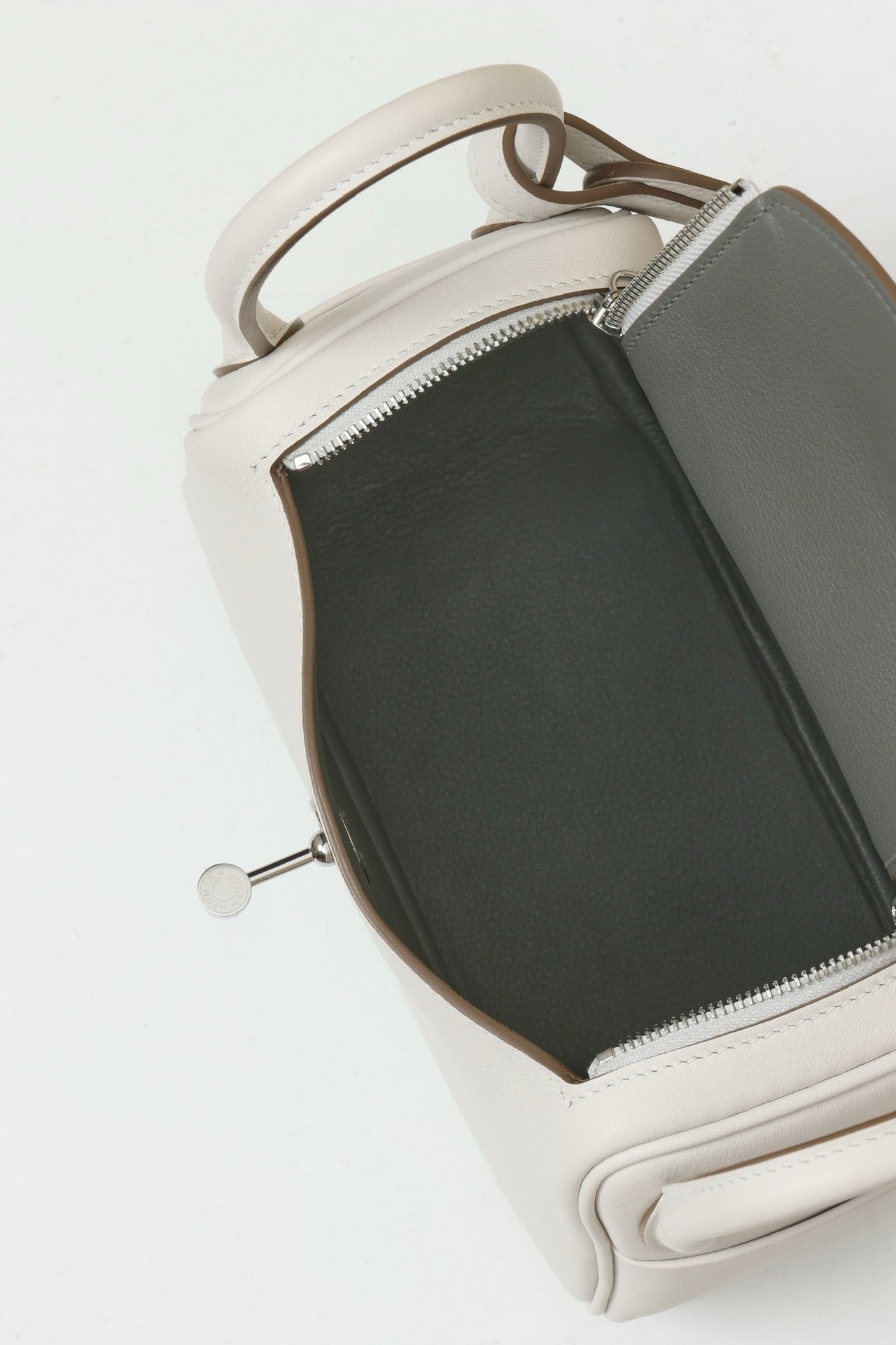 LD19 , Swift  , M4 Craie Gris / 0L Gris Nuage PHW #4626