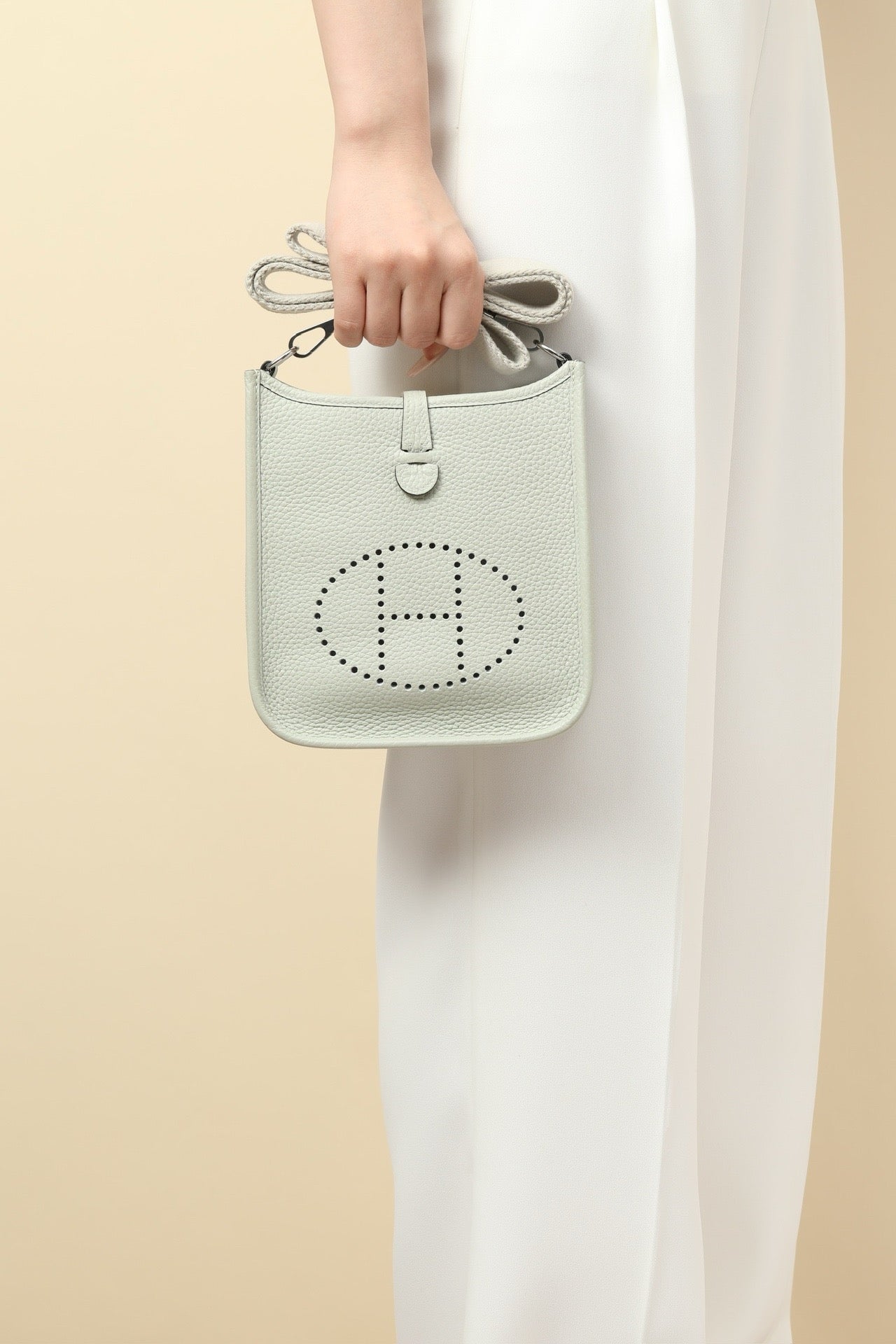 YF16  OW Crystal Grey Clemence bull leather crossbody bag  ,PHW#4431