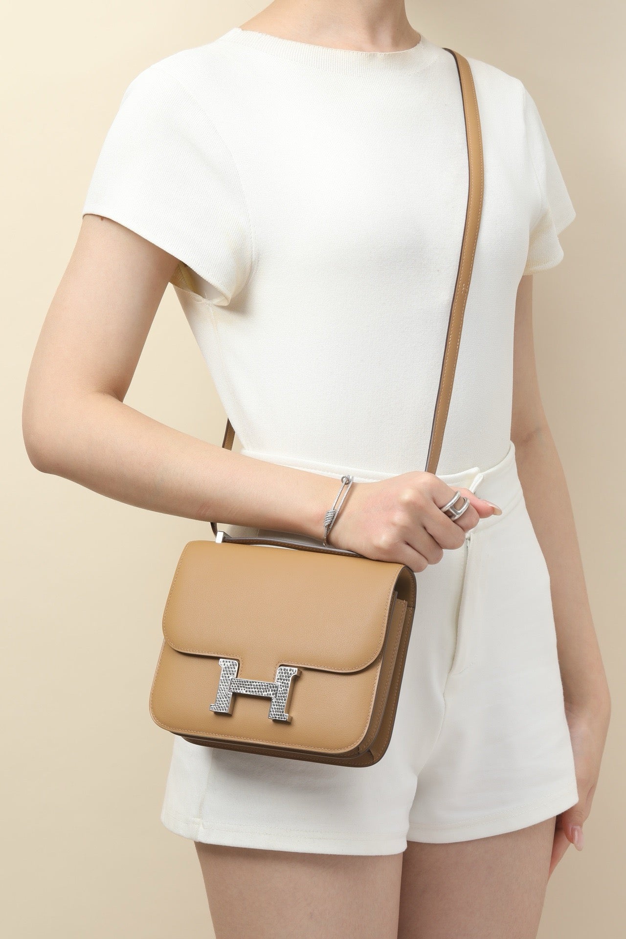 CJG19 , 4B Biscuit / 1B Natural  Swift leather with lizard clasp (double bar clasp)   #4391