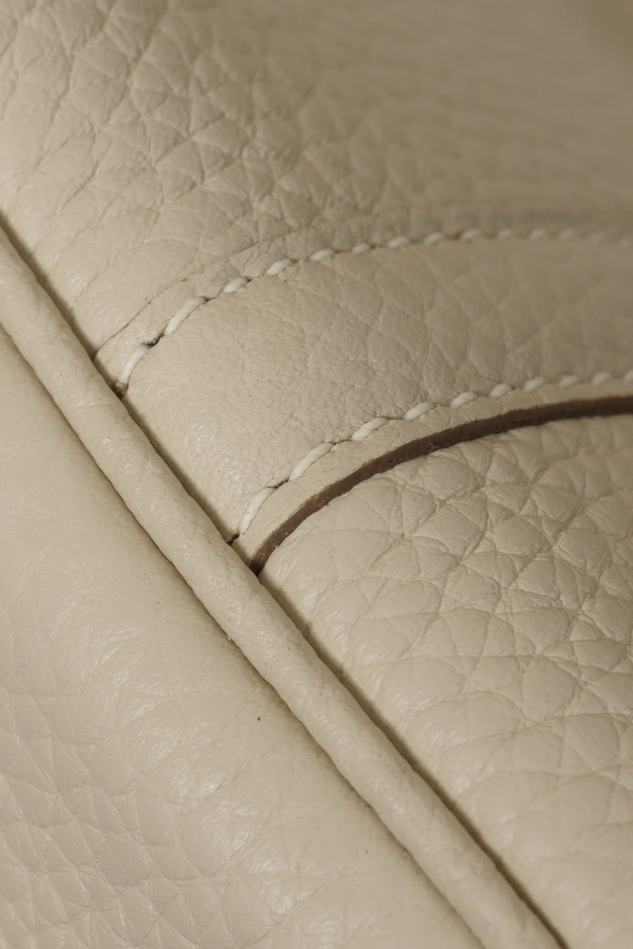 CL18 I2 Cream White GHW #4090