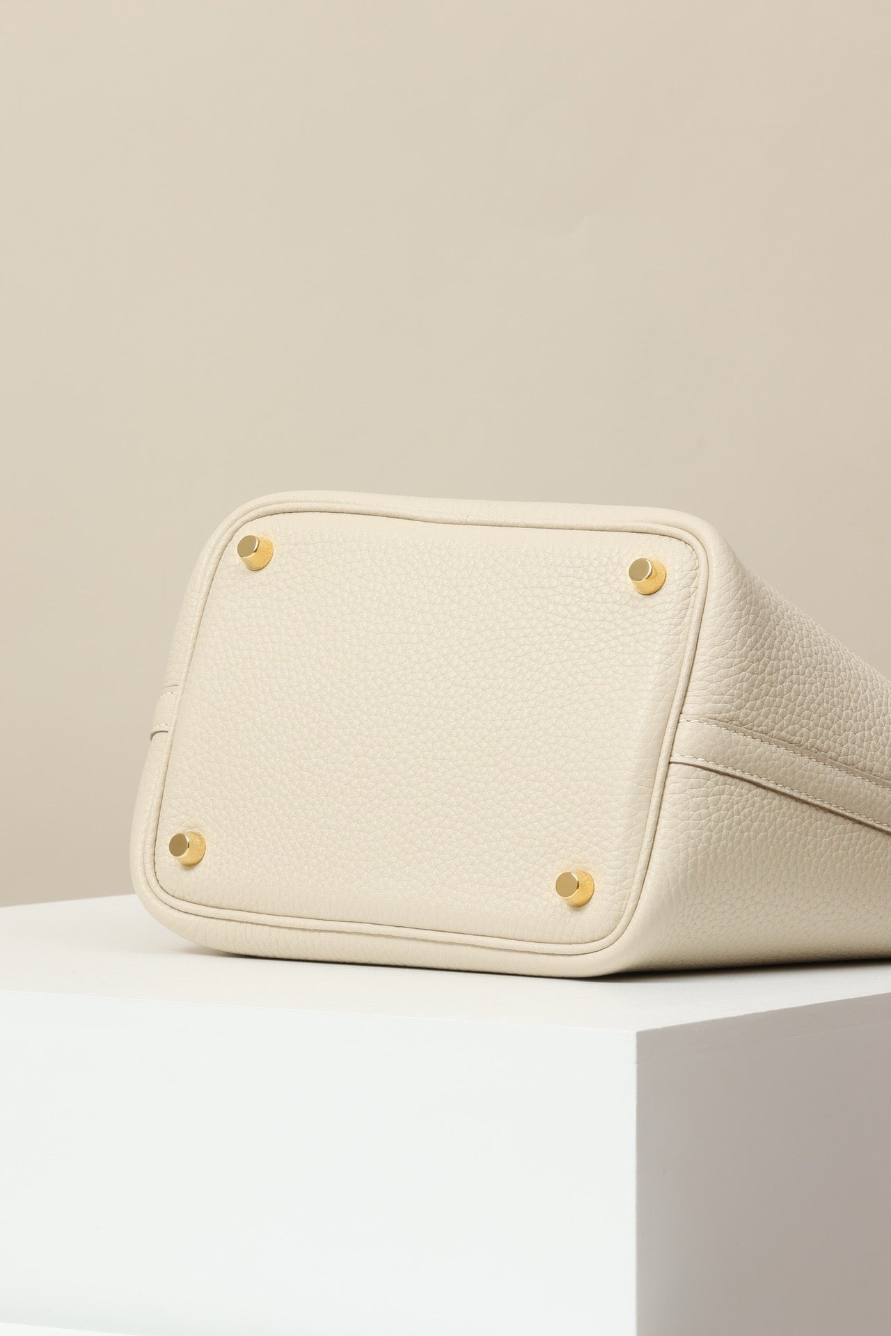 CL18 I2 Cream White GHW #4090