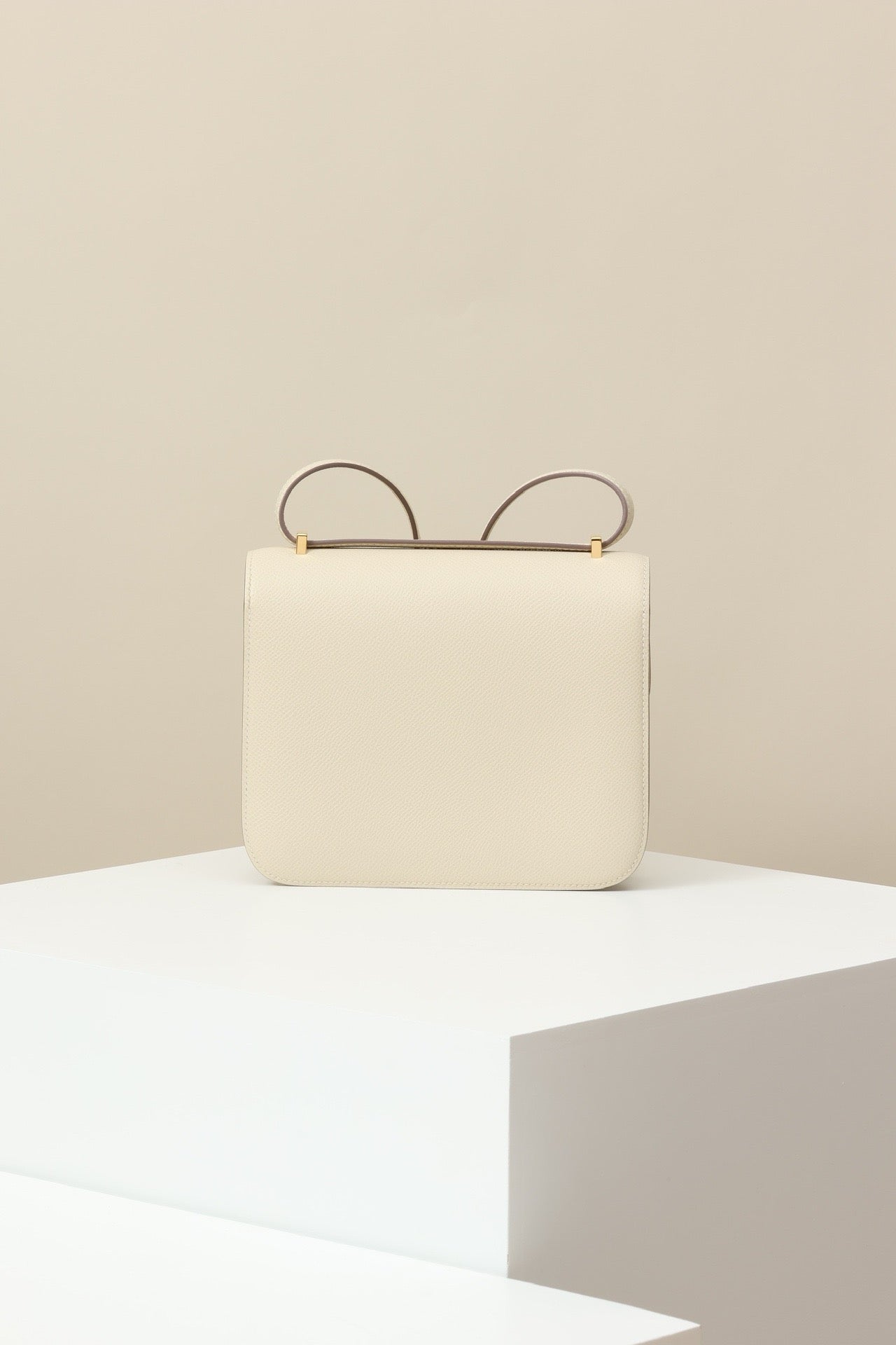 CJ19 19 cm ,   Milkshake White Epsom leather GHW #4299