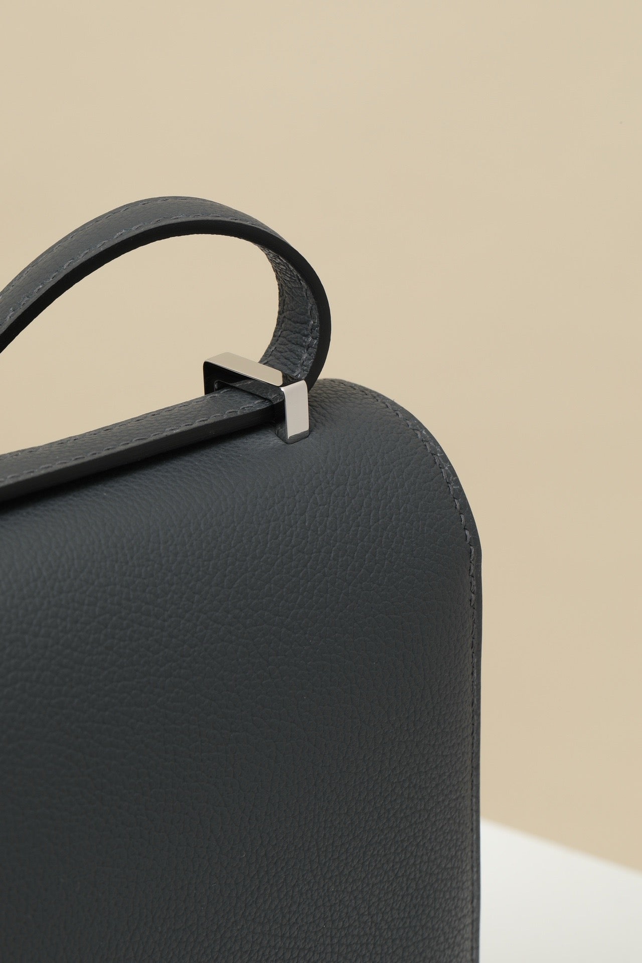 CJG24 , H0 Smog Grey / CK89 Black  ,  EVE leather with shiny #4384