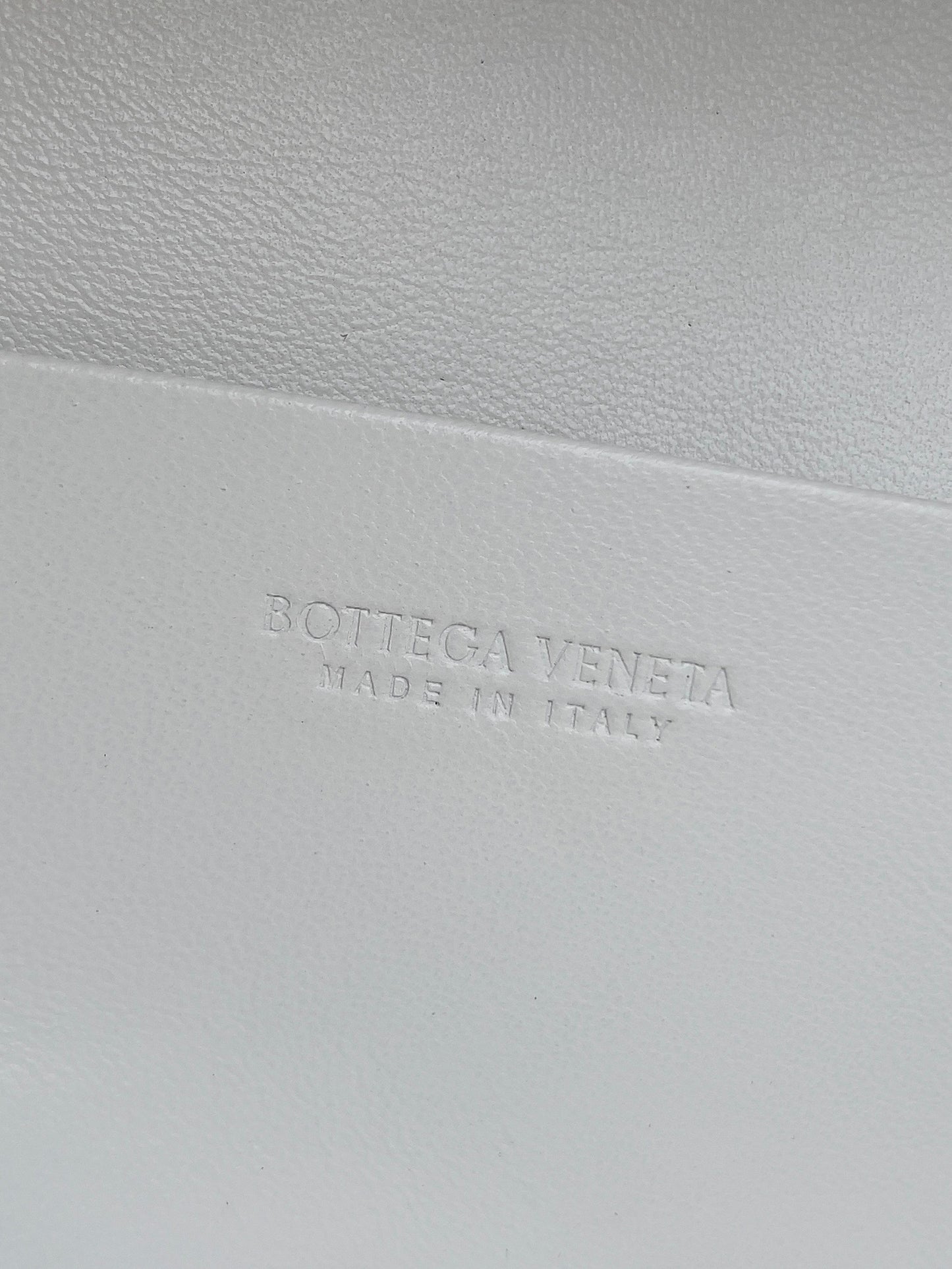 BV Bang Bang Vanity Case #571
