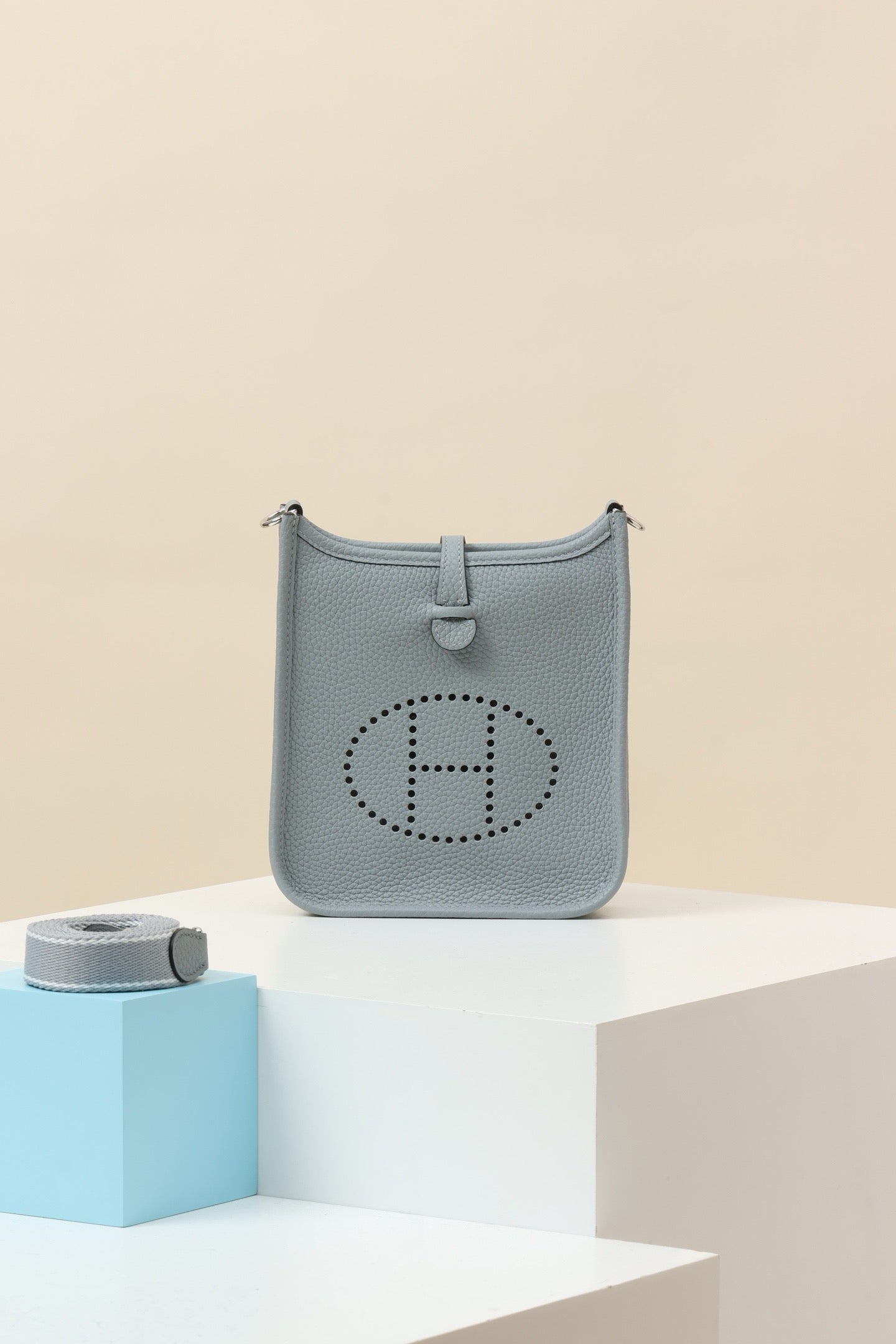 YF16 P0 Puppet Grey, Clemence bull leather crossbody bag  , PHW #4403