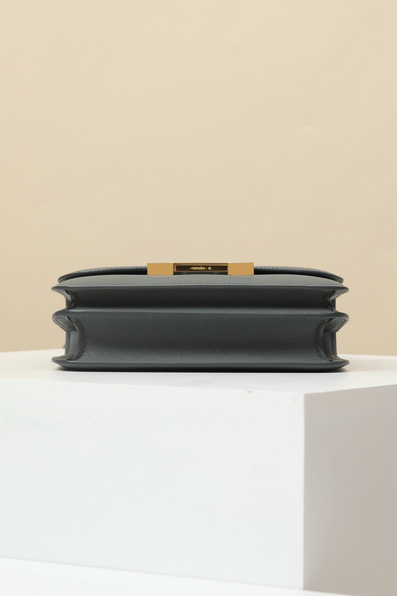 CJ19 19 cm , Almond Green Epsom leather GHW #4333