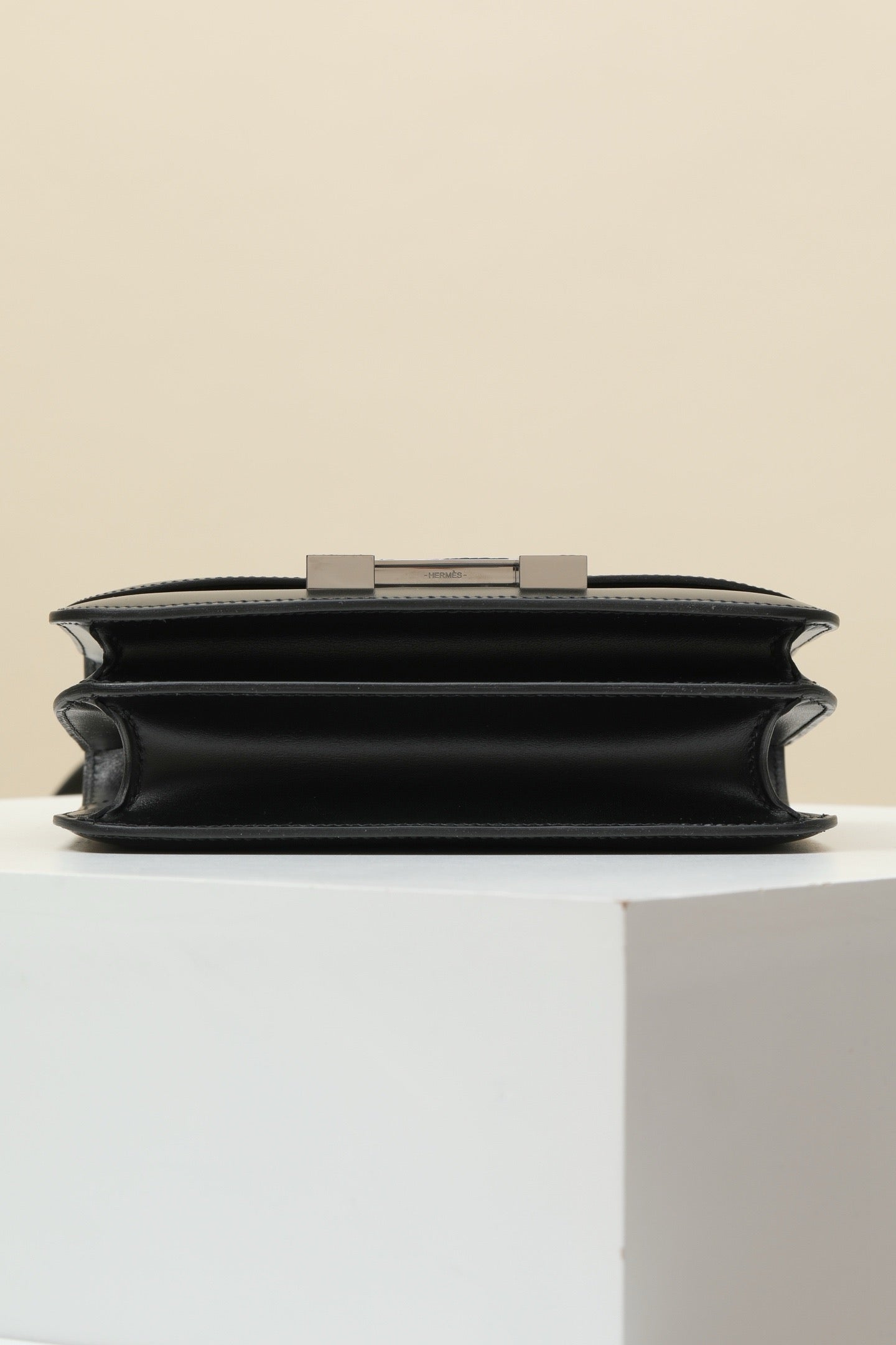 CJG19 , CK89 Black  Shiny BOX leather with lizard details (single bar clasp)  #4391