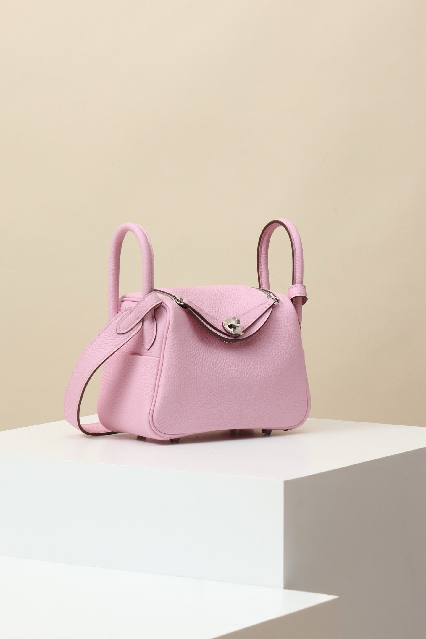 LD19 , Togo X9 Mauve Purple  PHW #4567