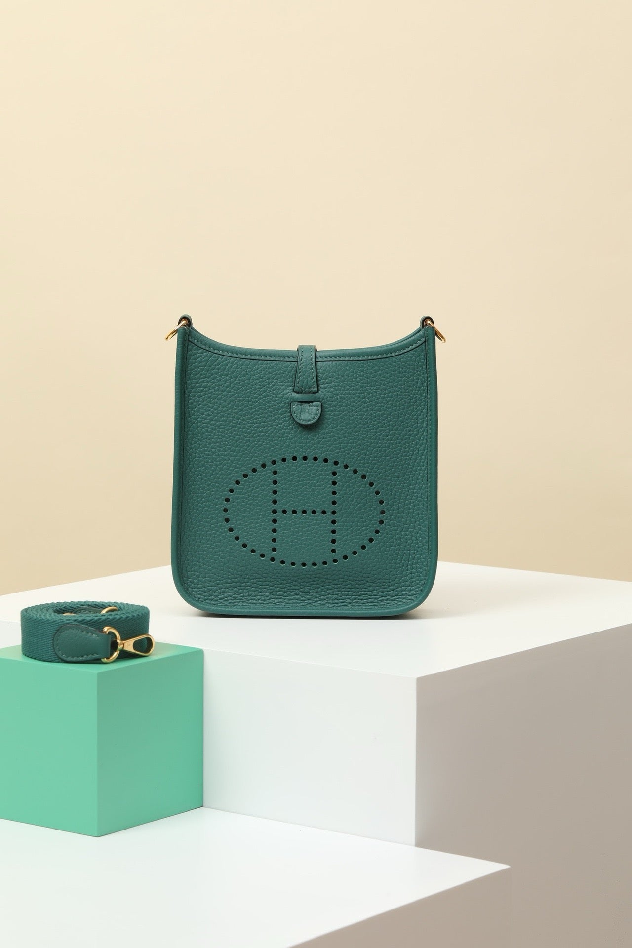 YF16 6Z Peacock Green Clemence bull leather crossbody bag  ,GHW#4437