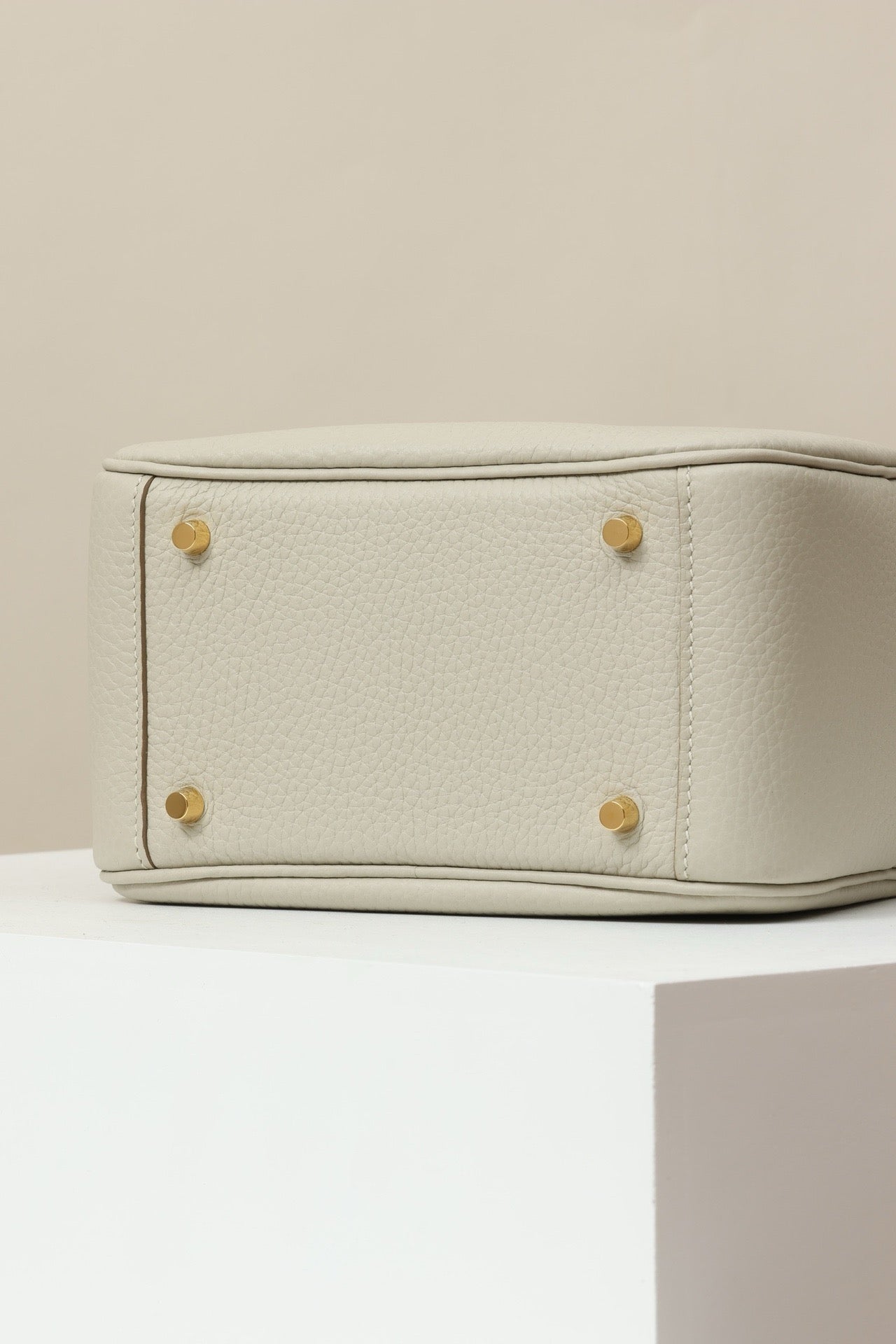 LD19 , Togo ,  8L Blanc Glacier GHW #4591