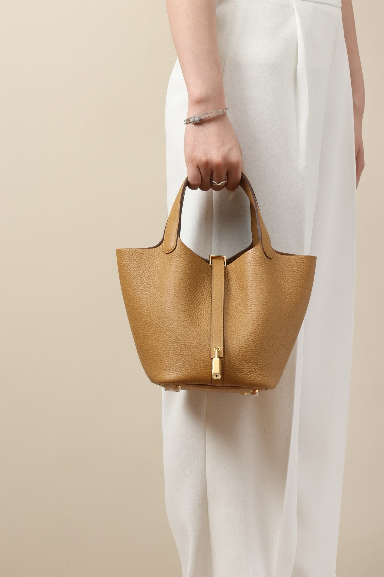 CL18 4B Biscuit Color GHW #4087