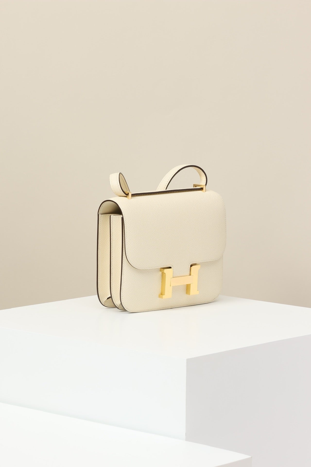 CJ19 19 cm , Cream White Epsom leather GHW #4302