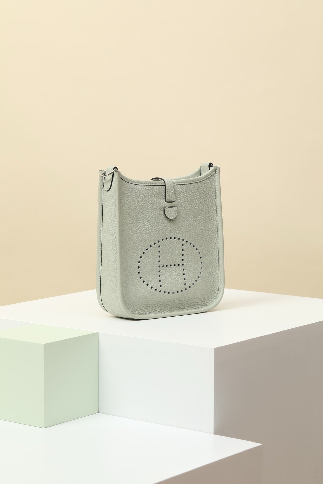 YF16  OW Crystal Grey Clemence bull leather crossbody bag  ,PHW#4431