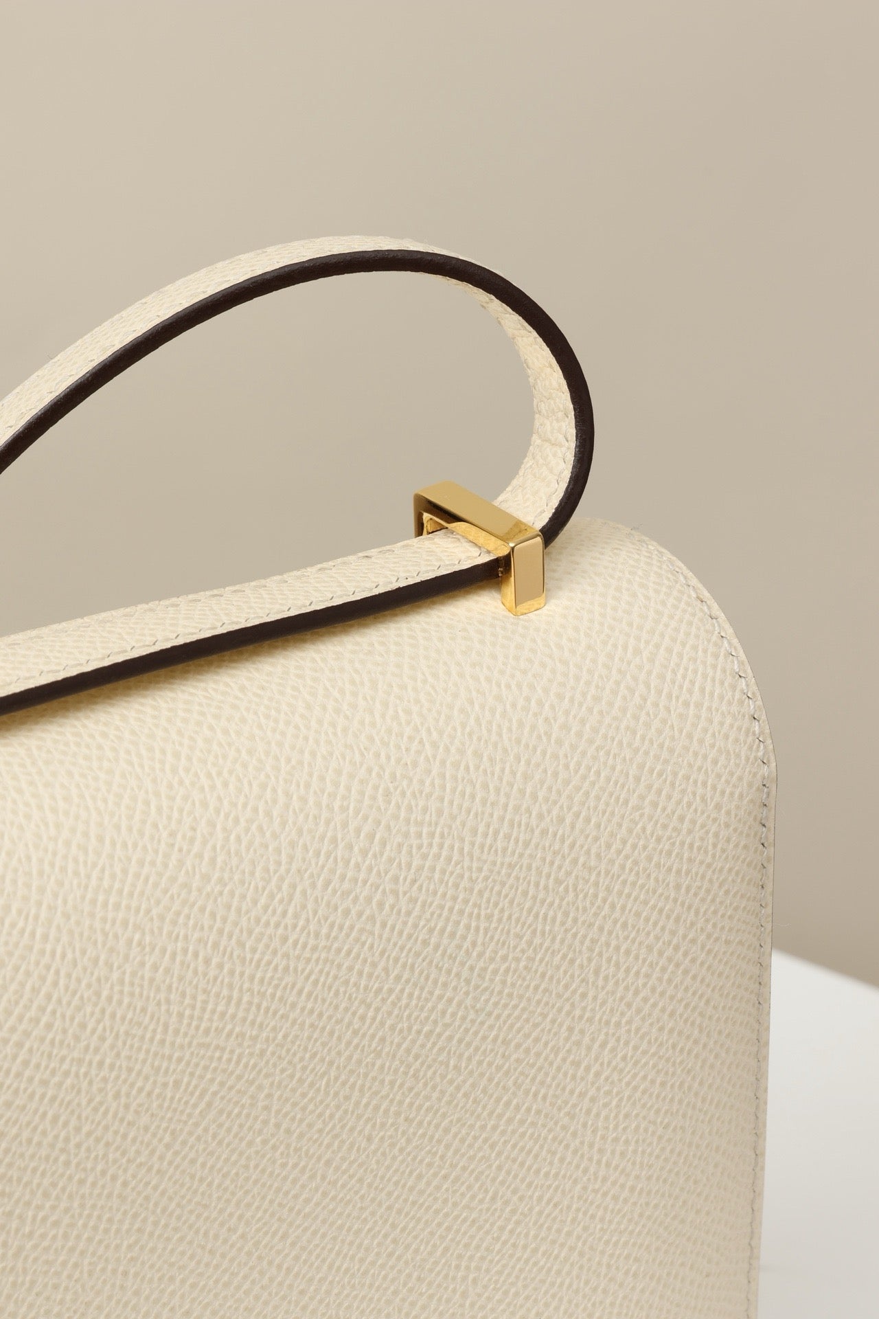 CJ19 19 cm , Cream White Epsom leather GHW #4302