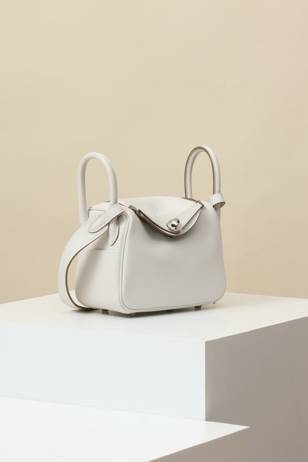 LD19 , Swift  , M4 Craie Gris / 0L Gris Nuage PHW #4626