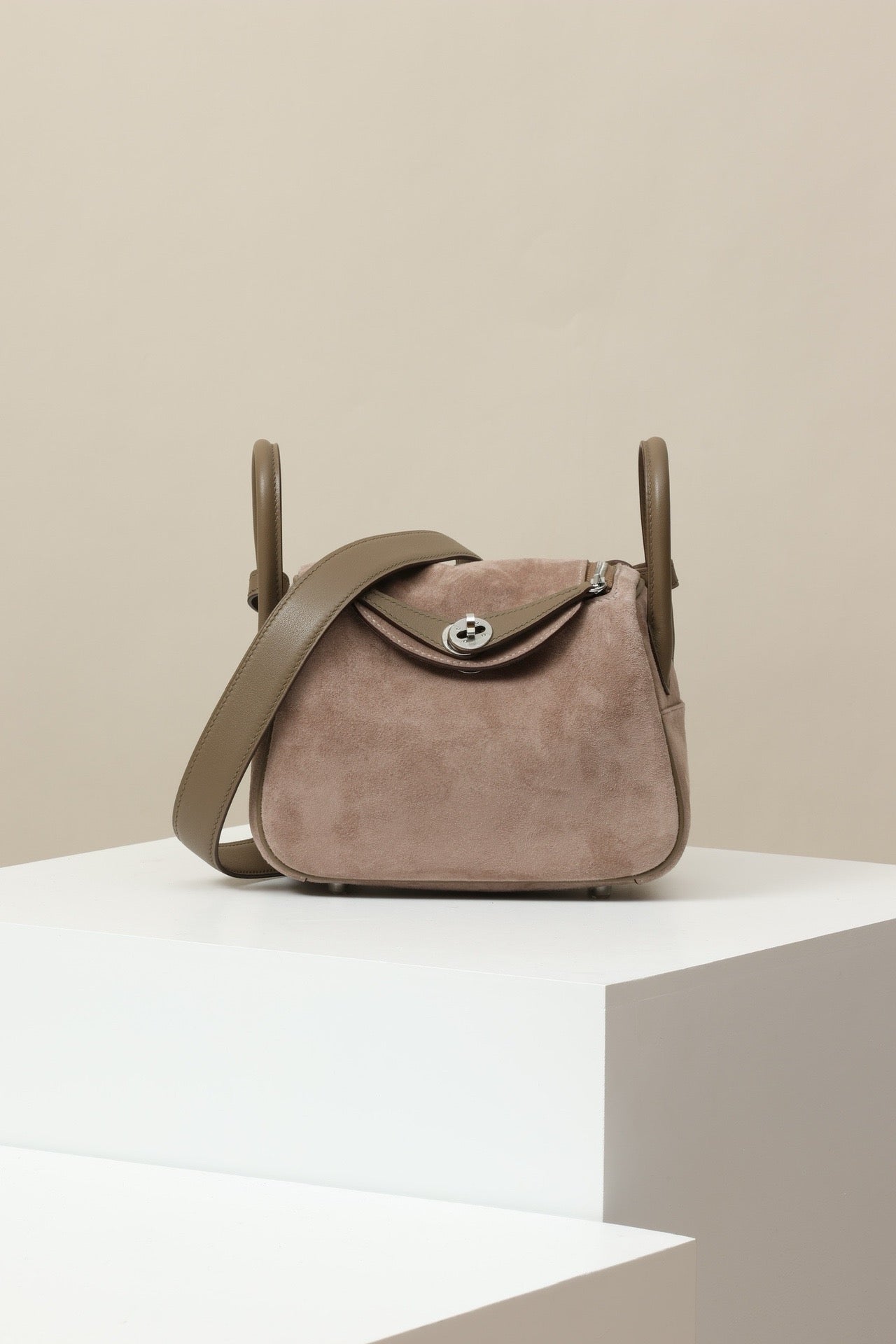 LD19 , Swift leather combined with suede CK18 Etoupe (Elephant Grey) PHW#4628