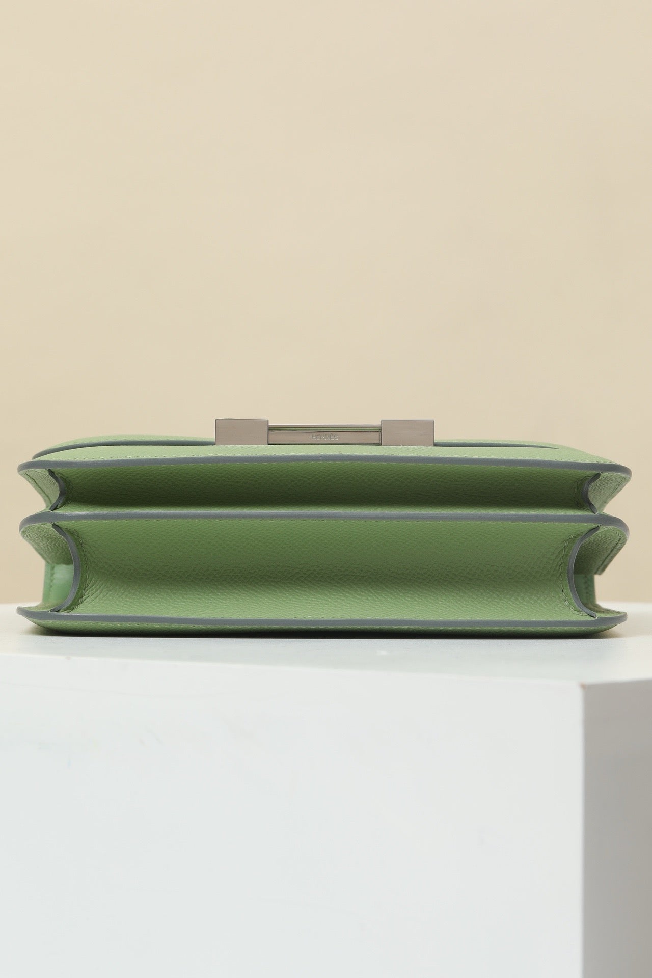 CJG24 ,  3I Avocado Green / Tricolor Clasp,  EVE leather with shiny #4386