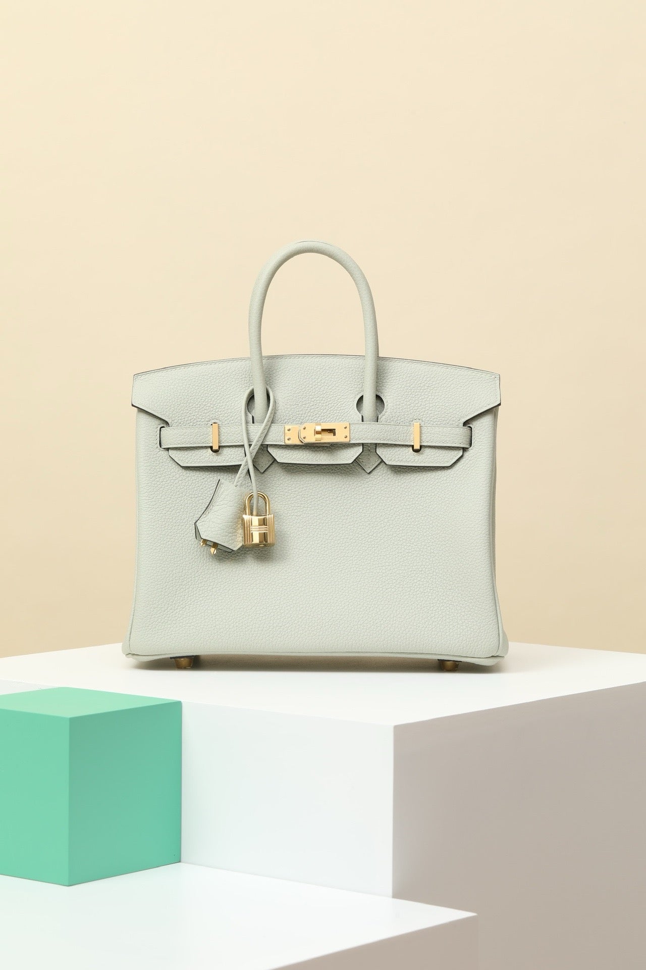 BK25 Crystal Gray # 3888