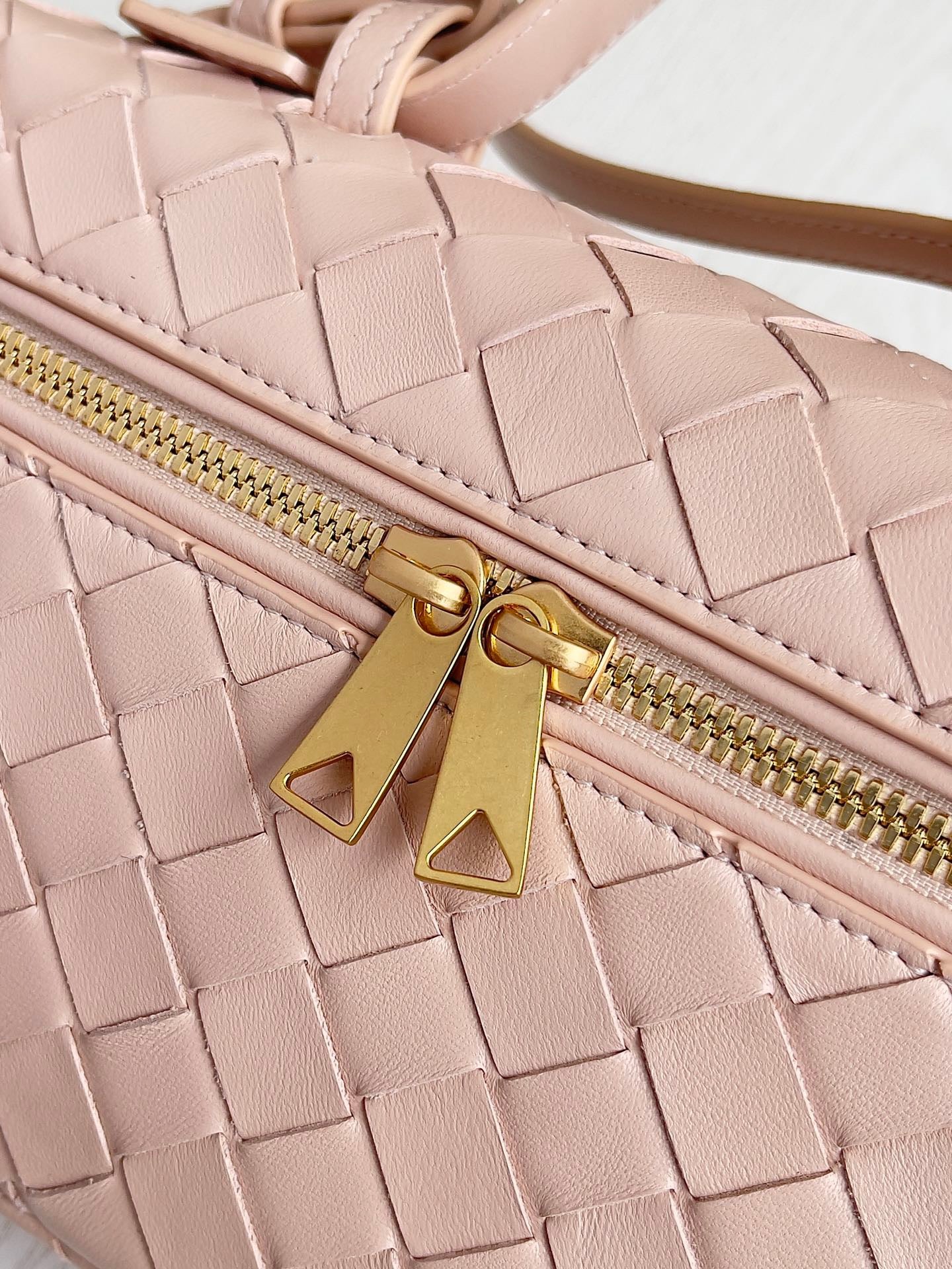 BV Bang Bang Vanity Case #575