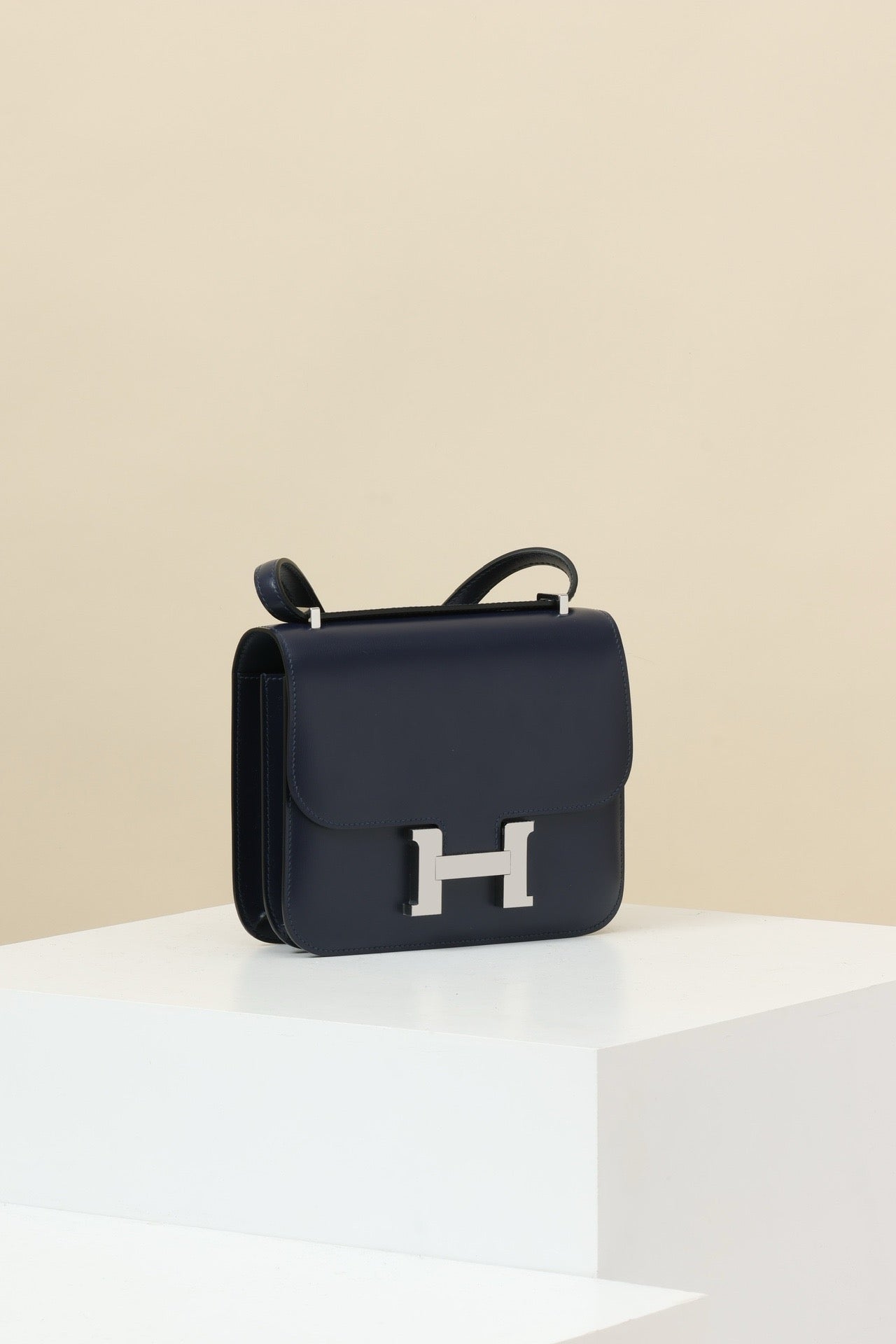 CJ19 19 cm ,  Sapphire Blue Box leather PHW #4292