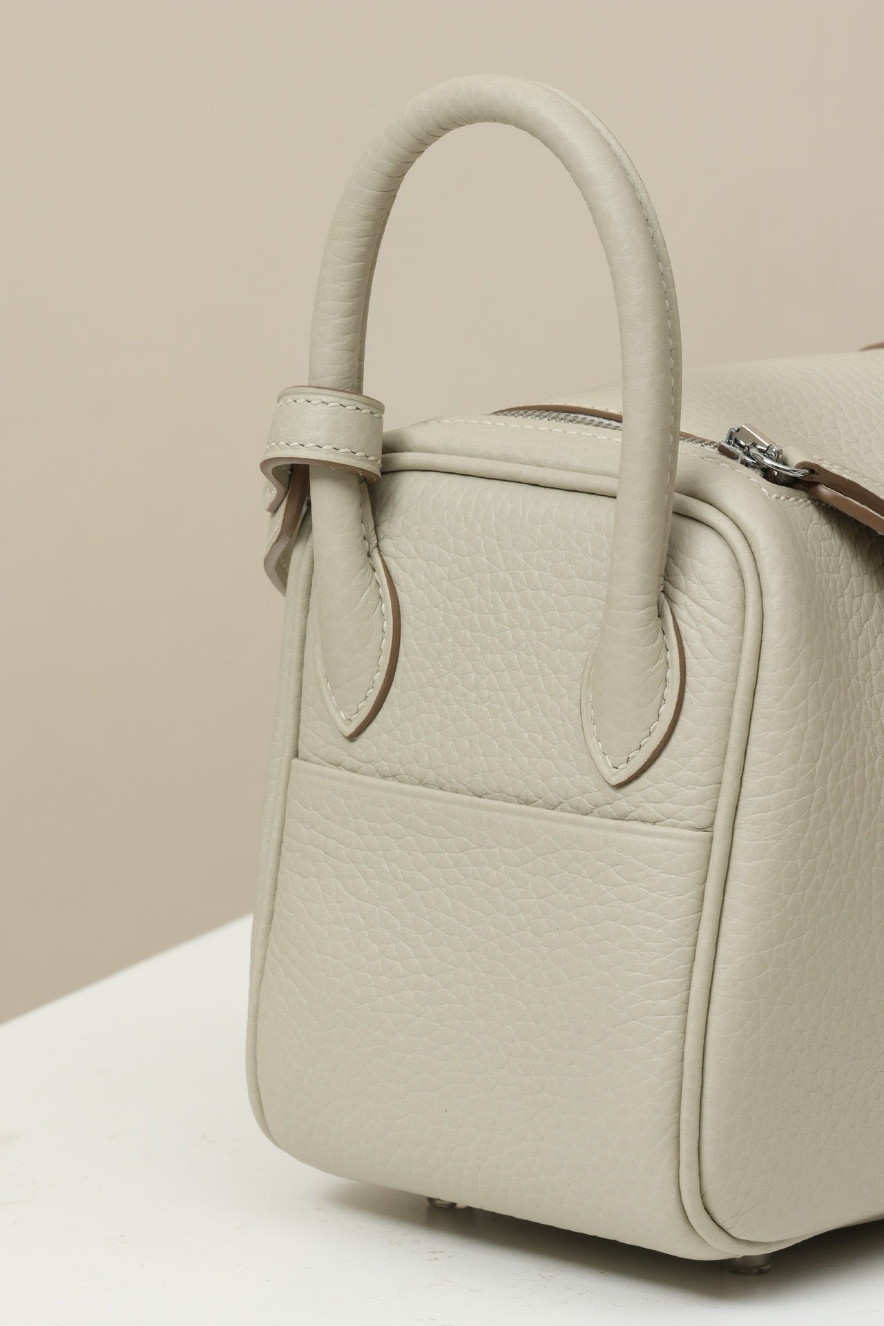 LD19 , Togo ,  8L Blanc Glacier PHW #4592